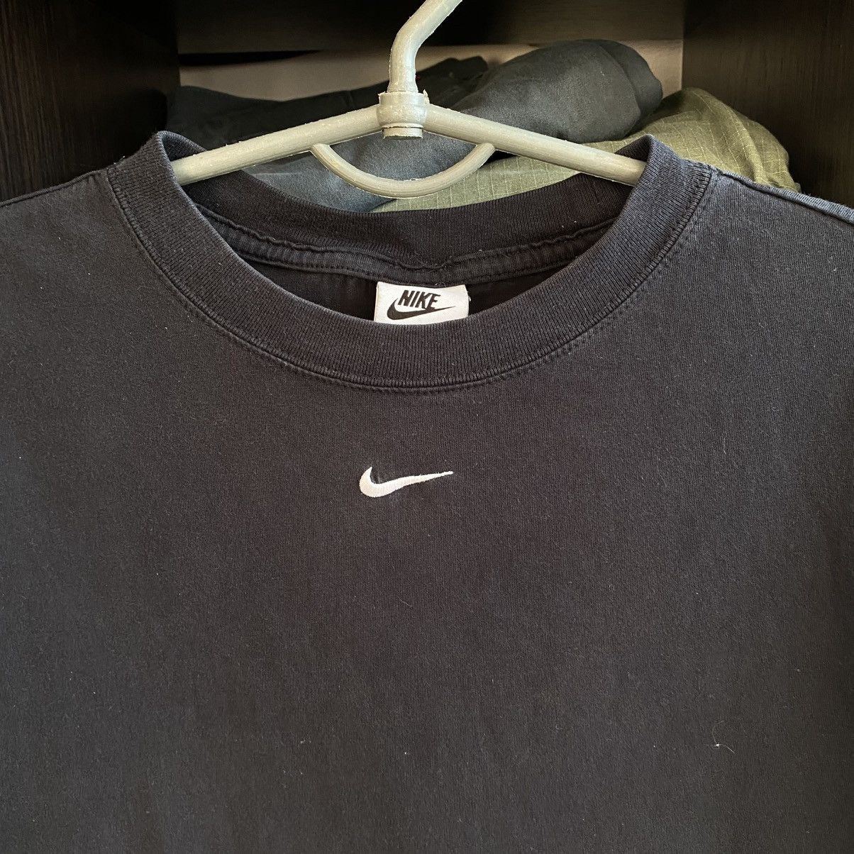 Nike Mens Nike Centre small swoosh y2k streetwear basic tee Size US M / EU 48-50 / 2 - 2 Thumbnail