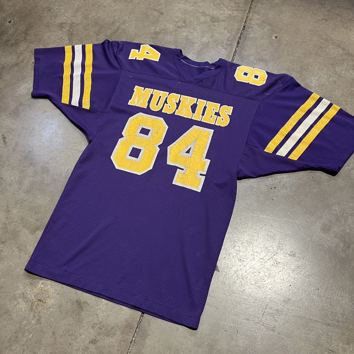 Vintage Vintage 80s Mesh Football Jersey Cropped Purple Muskies USA Size US S / EU 44-46 / 1 - 6 Thumbnail