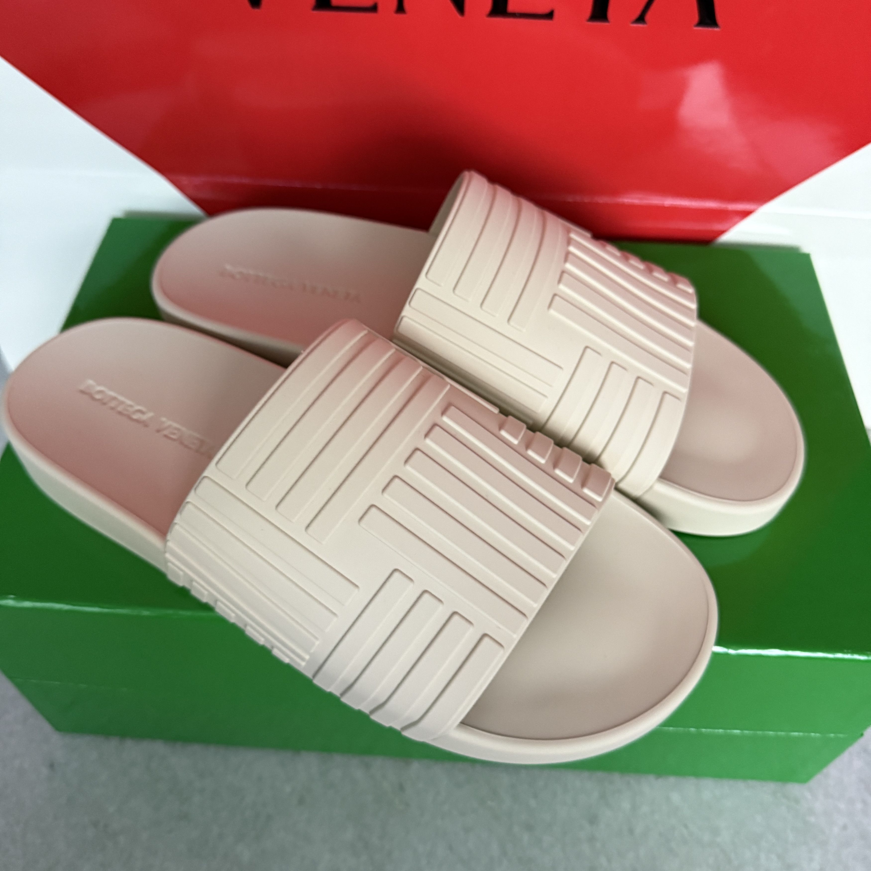 Bottega Veneta Bottega veneta 630039 Men's Off-white Rubber Slip-on Sandals Size US 8 / EU 41 - 7 Thumbnail