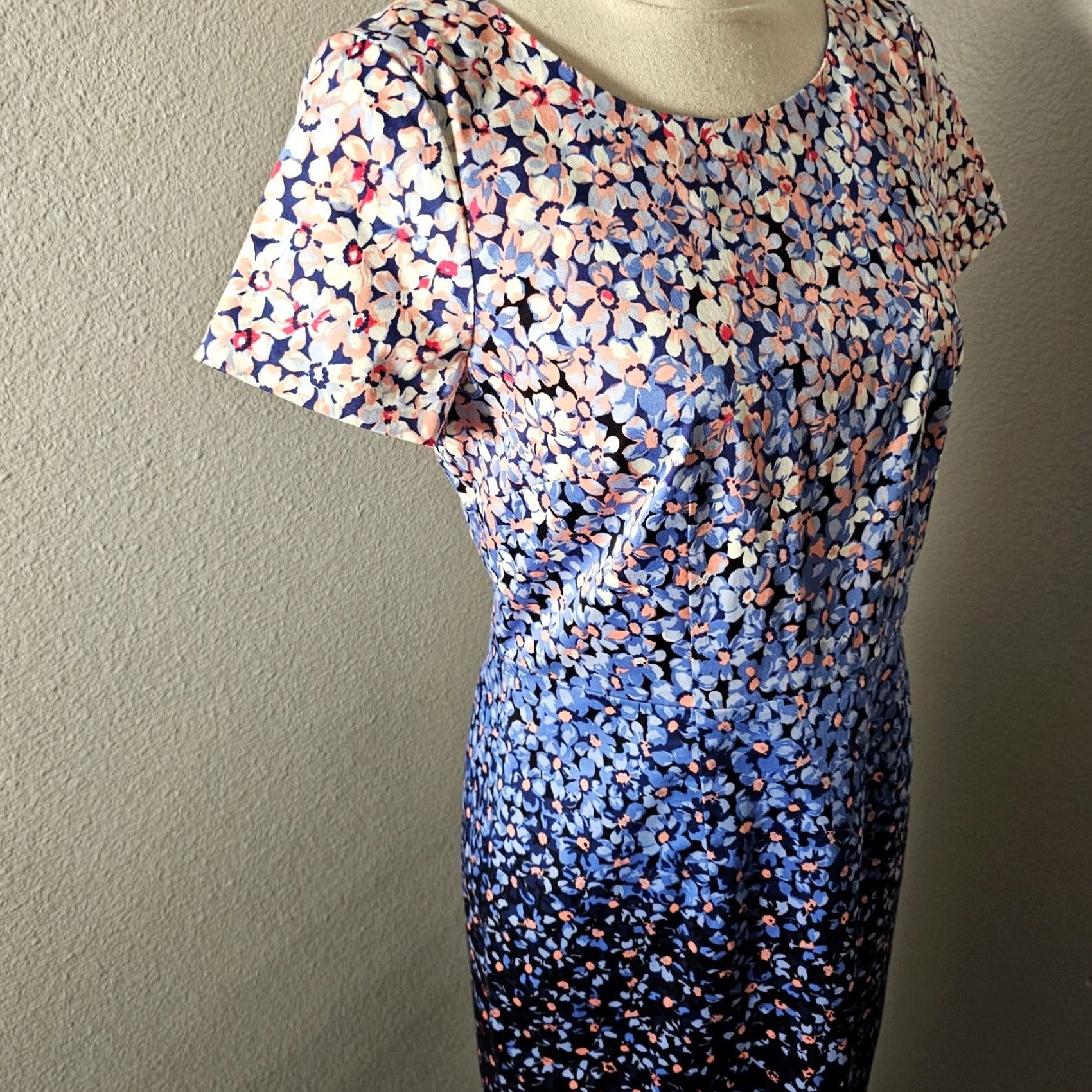 Talbots Talbots Womens Dress Size 2 Blue Flowers Sleeveless Round Neck Zipper Knee Length Pencil Dress Size XS / US 0-2 / IT 36-38 - 4 Thumbnail