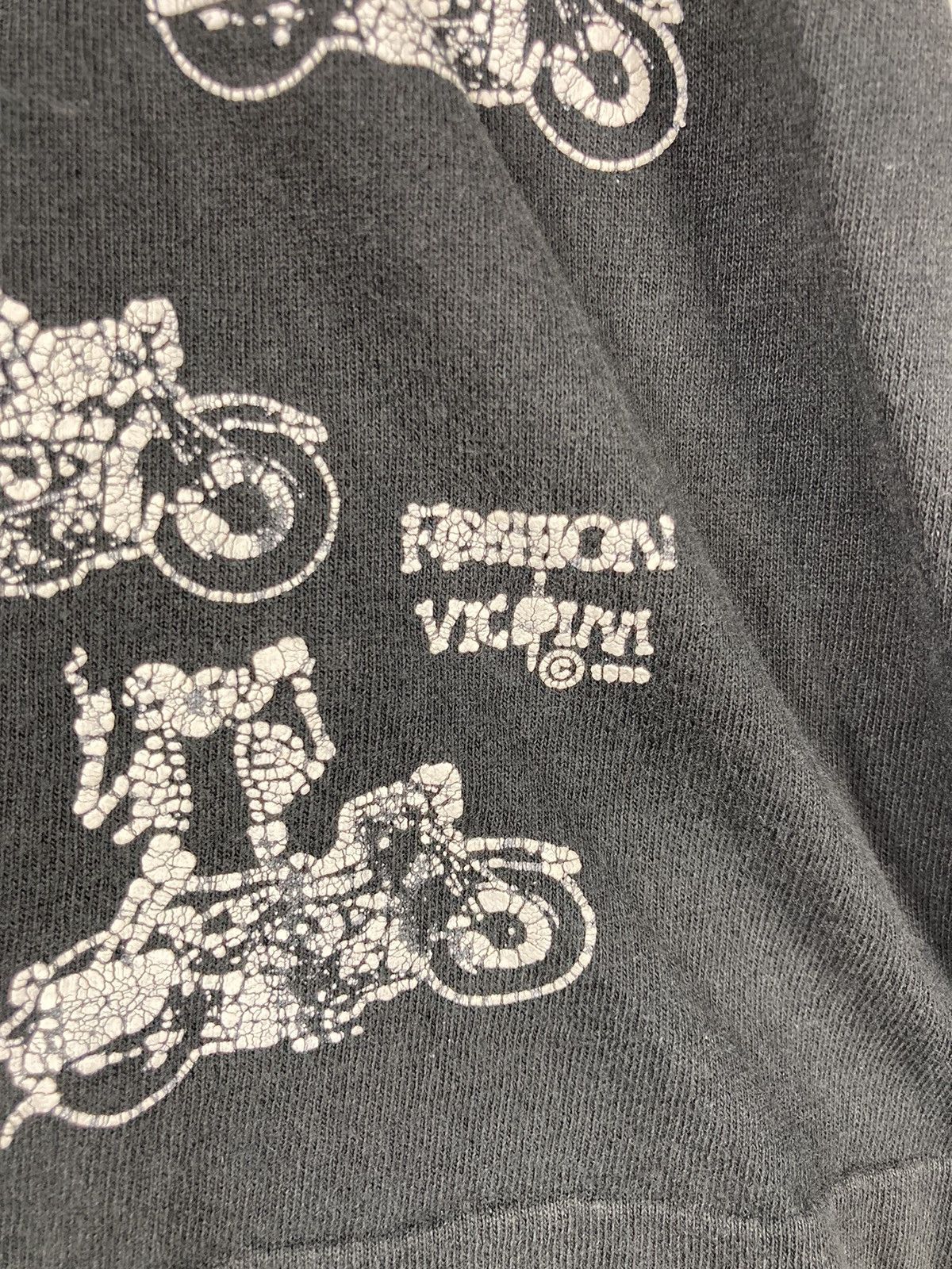 Fashion Victim × Vintage Vintage Fashion Victim Skeleton Skulls Sex Position T-Shirt Size US M / EU 48-50 / 2 - 5 Thumbnail