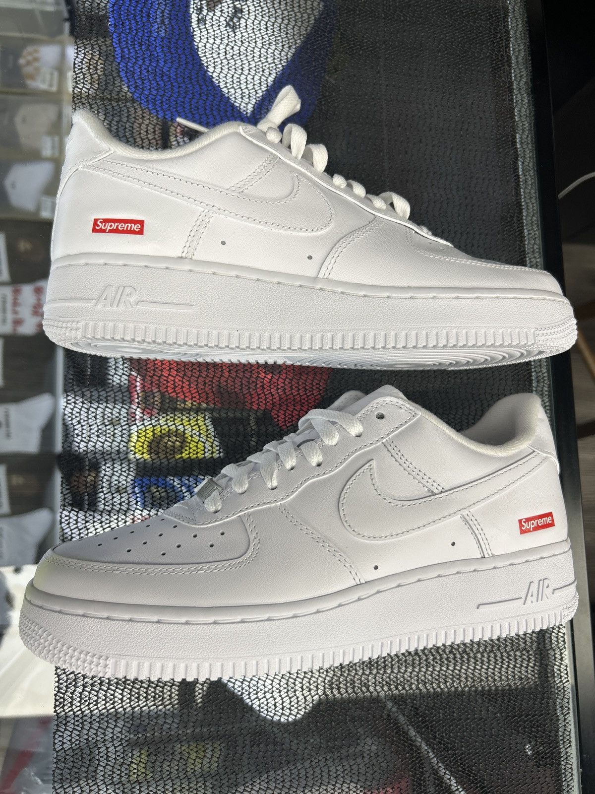 Nike × Supreme Supreme Air Force 1 Size US 11 / EU 44 - 2 Thumbnail