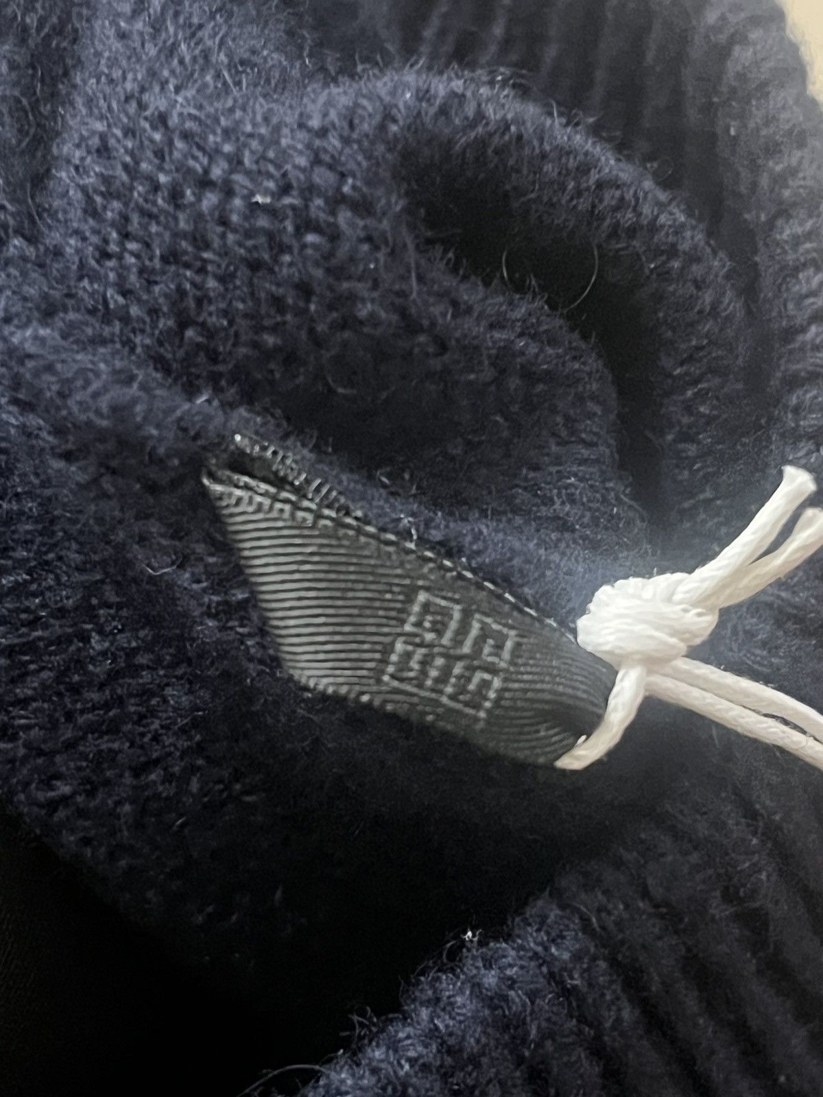 Givenchy Givenchy Sweater Sz XL Size US XL / EU 56 / 4 - 8 Thumbnail