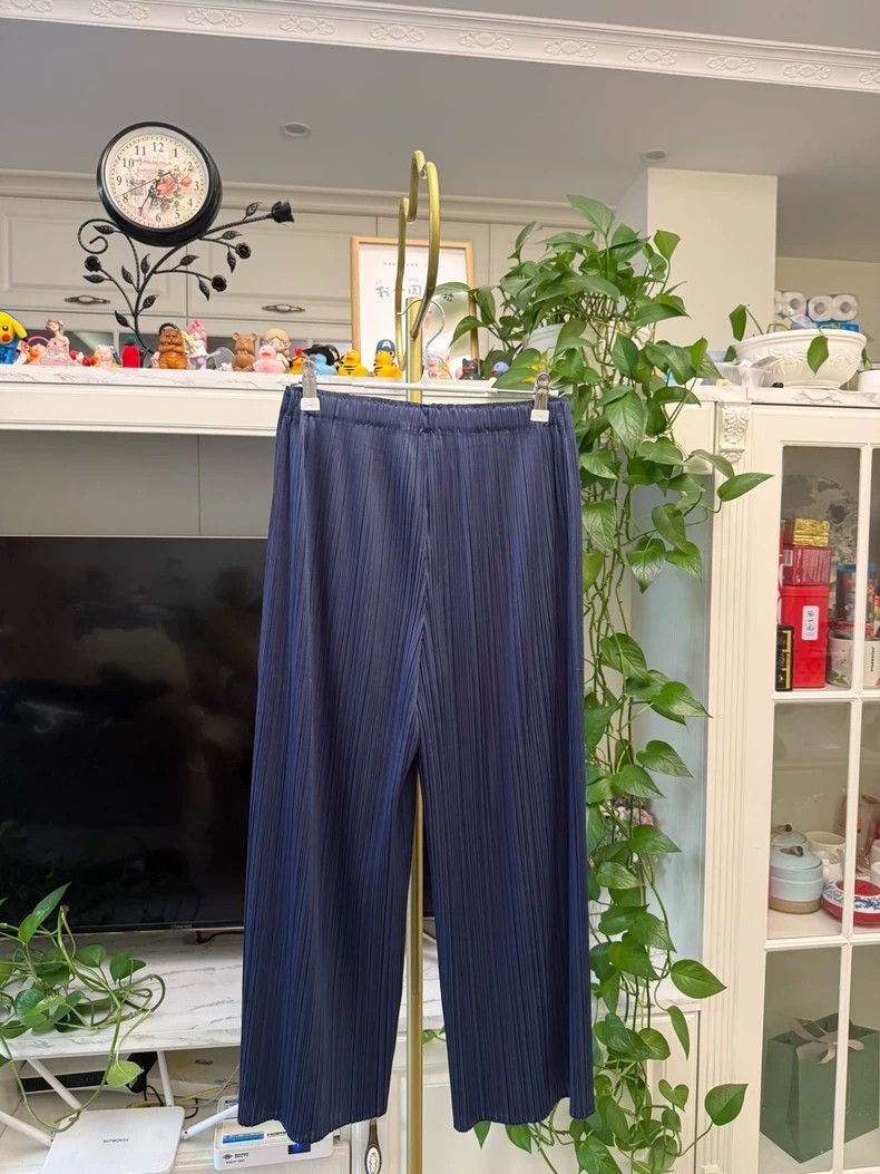 Issey Miyake Issey Miyake size:4 Grey pleated trousers Size 31" - 5 Thumbnail