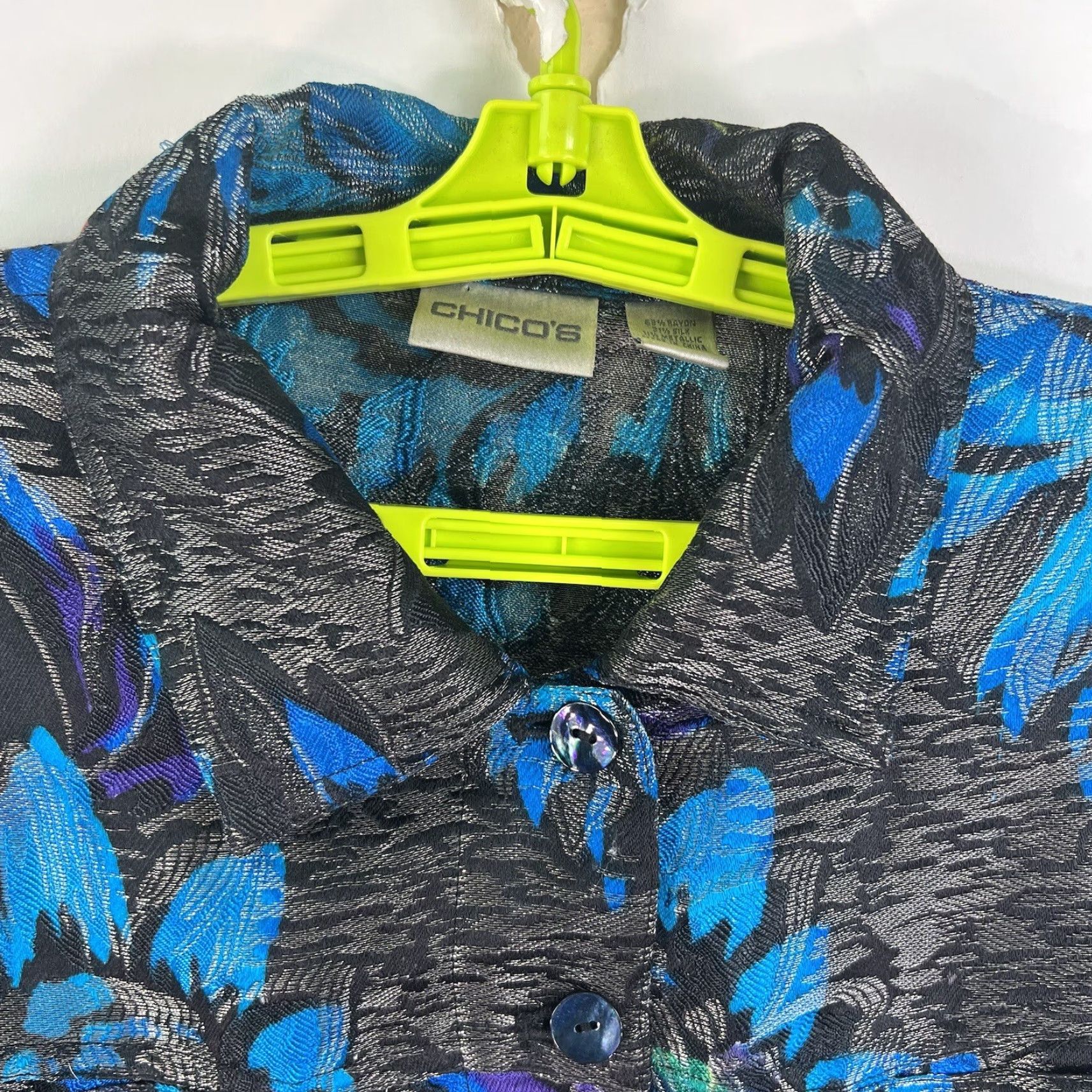 Vintage Chico's Jacket Shirt Silk Metallic Floral Button Up Women’s Size 1 M Long Sleeve Blue Vintage No (adapt: not vintage) Size XS / US 0-2 / IT 36-38 - 4 Thumbnail