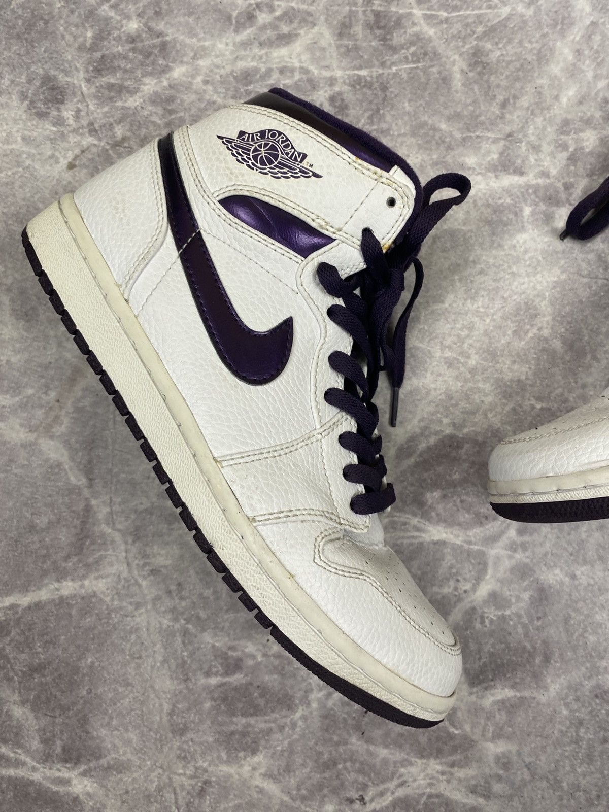 Jordan Brand Jordan 1 Retro High Grand Purple 2009 UK release Size 8.5US Size US 9.5 / EU 42-43 - 2 Thumbnail