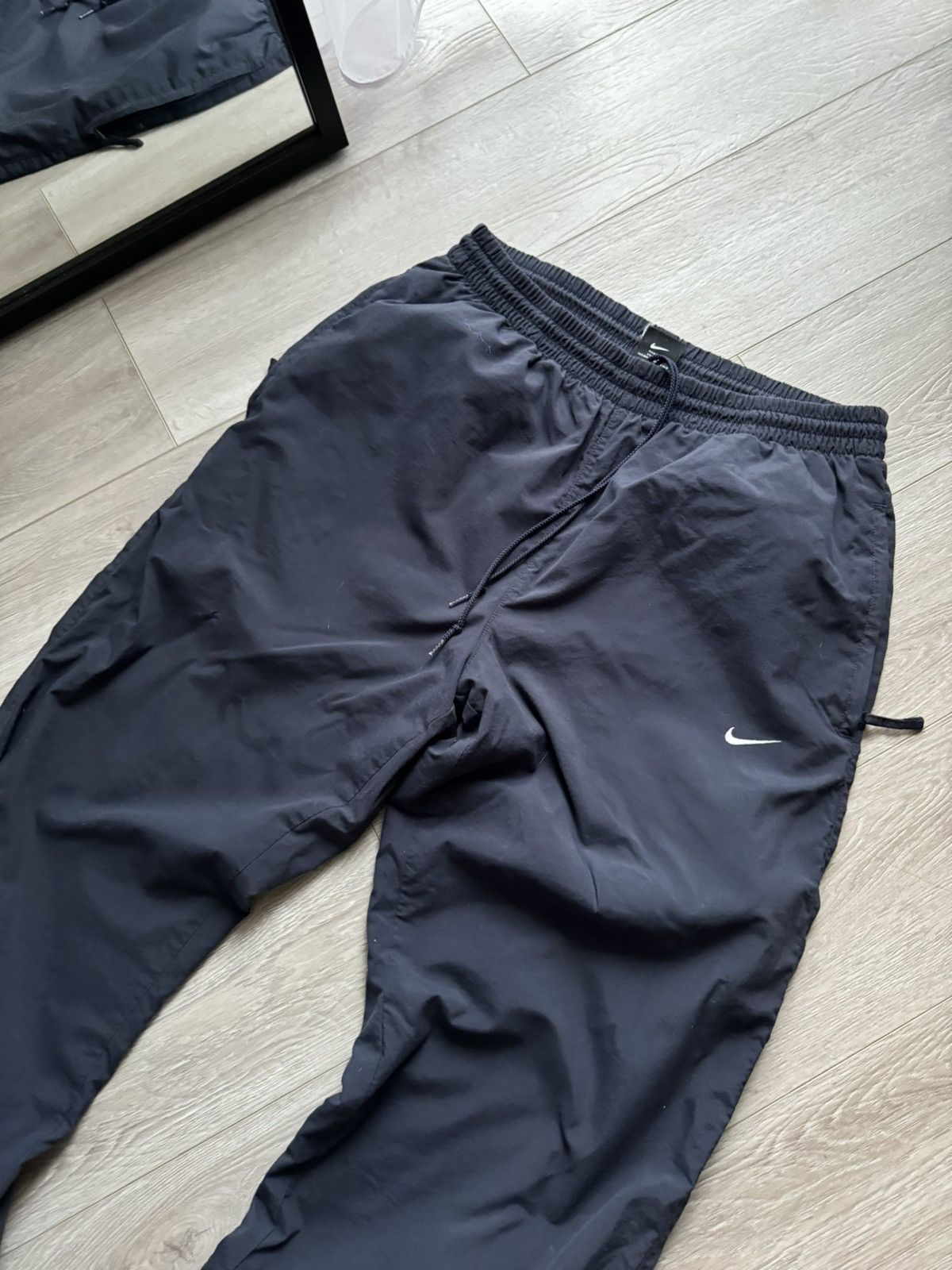 Nike × Vintage Vintage Nike Swoosh Navy Nylon Trackpants Y2K L Size US 31 - 2 Thumbnail