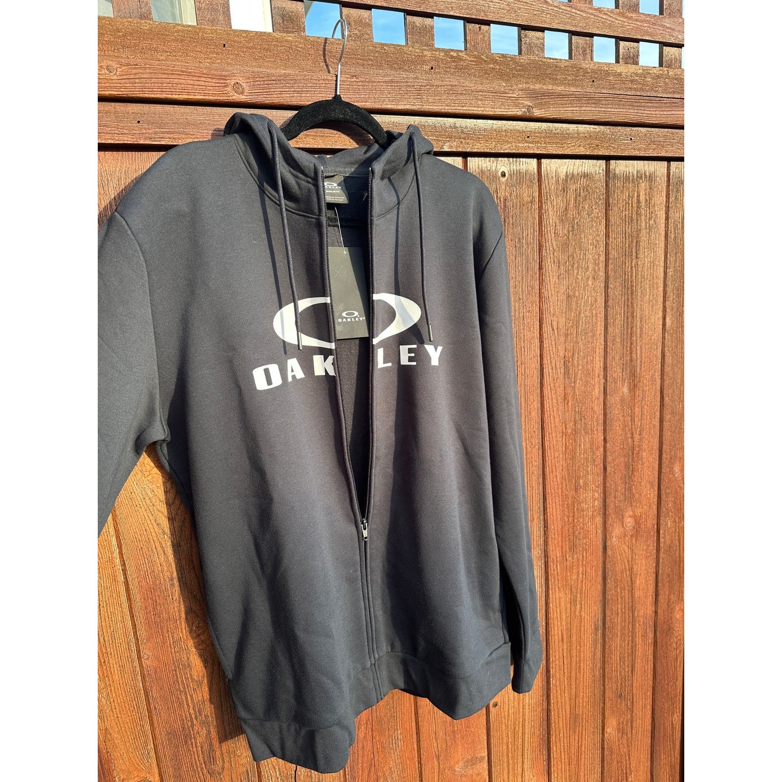 Oakley Oakley full-zip hooded sweatshirt New with tags (Black) Size US M / EU 48-50 / 2 - 2 Thumbnail