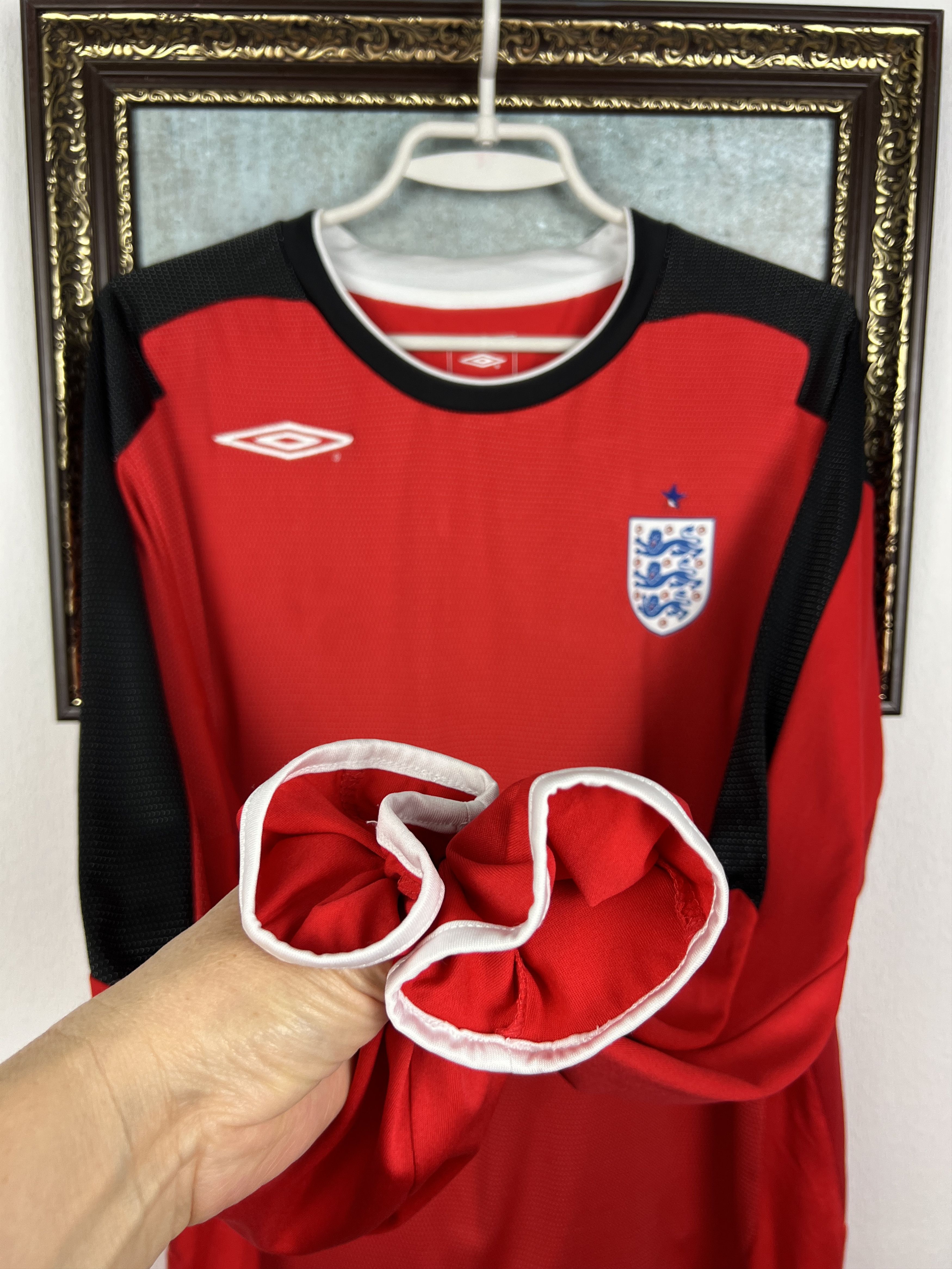 Umbro England Goalkeeper football shirt Soccer Long Sleeve Jersey Size US M / EU 48-50 / 2 - 5 Thumbnail