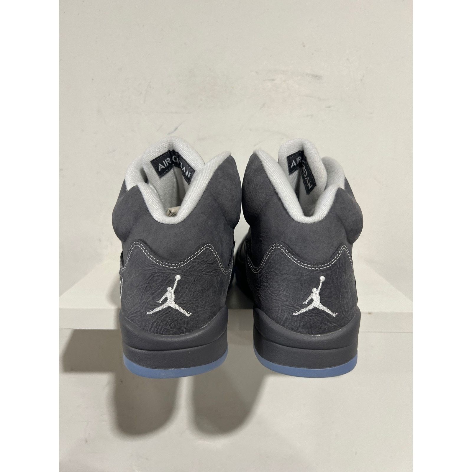 Nike NIKE JORDAN 5 WOLF GREY 2026 SIZE 10.5 NEW Size US 10.5 / EU 43-44 - 3 Thumbnail