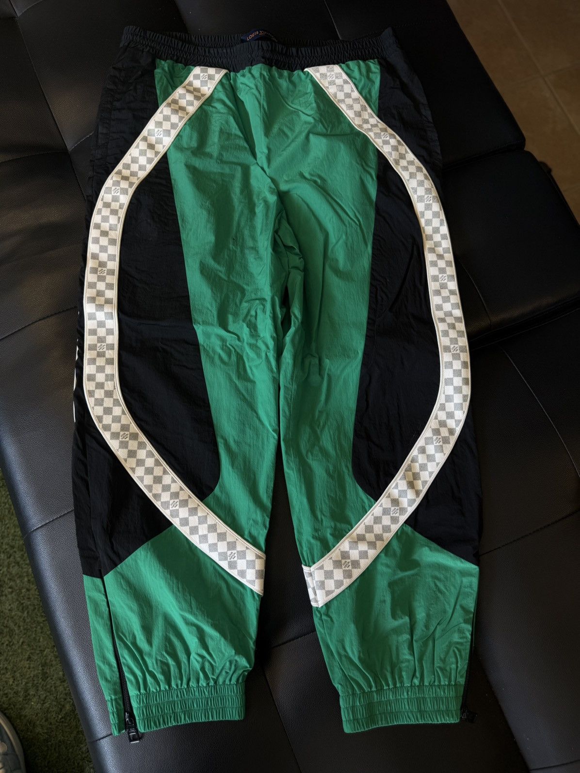 Louis Vuitton Louis Vuitton Green Golf Sweatpants RARE Size 2XL Size US 38 / EU 54 - 1 Thumbnail