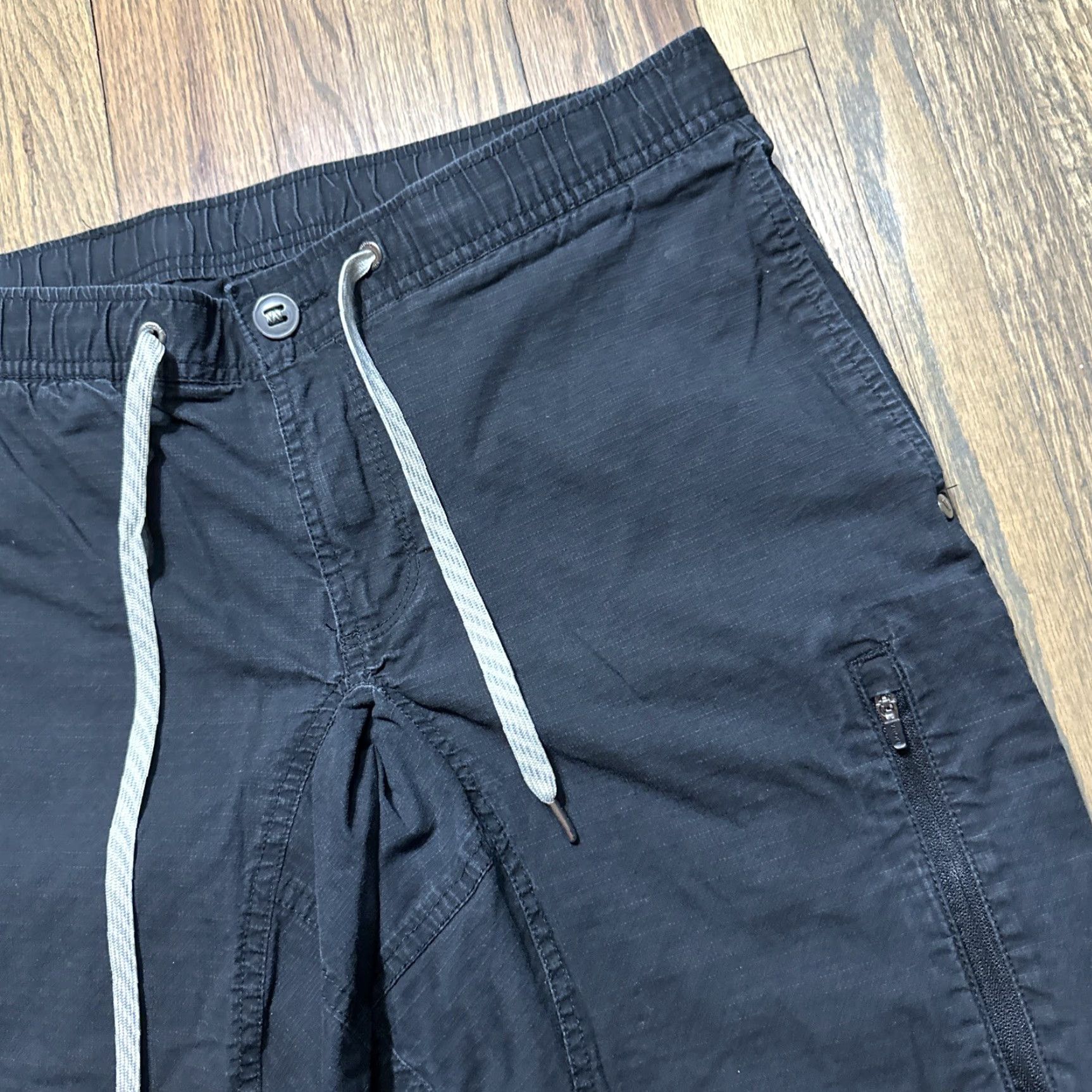 Vuori Vuori Pants Men M Black Duraterrra Climber Ripstop Joggers Tapered Inseam 31in Athleisure Breathable Hiking Regular Style Jogger Pants Size US 31 - 4 Thumbnail