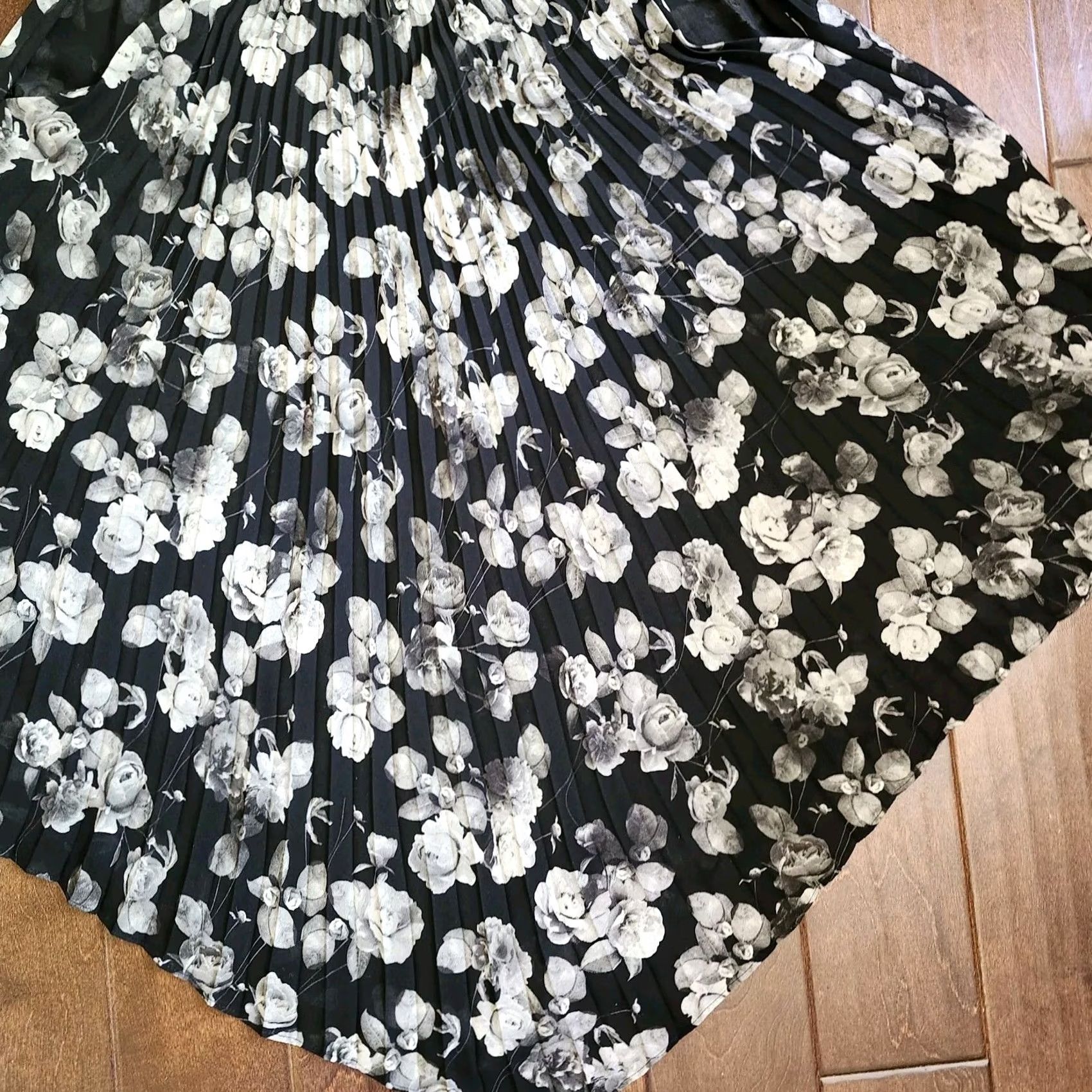 Vintage Max Studio Dress Women Sleeveless Black Floral Pleated Knee Length L Large Casual Party/Cocktail Travel Clothing Ladies Mens? Size L / US 10 / IT 46 - 5 Thumbnail
