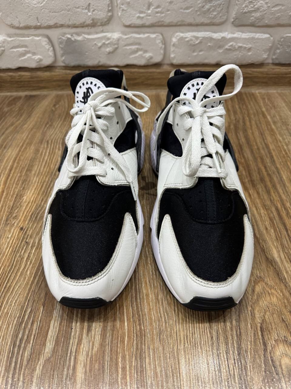 Nike Nike Air Huarache Black White Panda Size US 11 / EU 44 - 2 Thumbnail