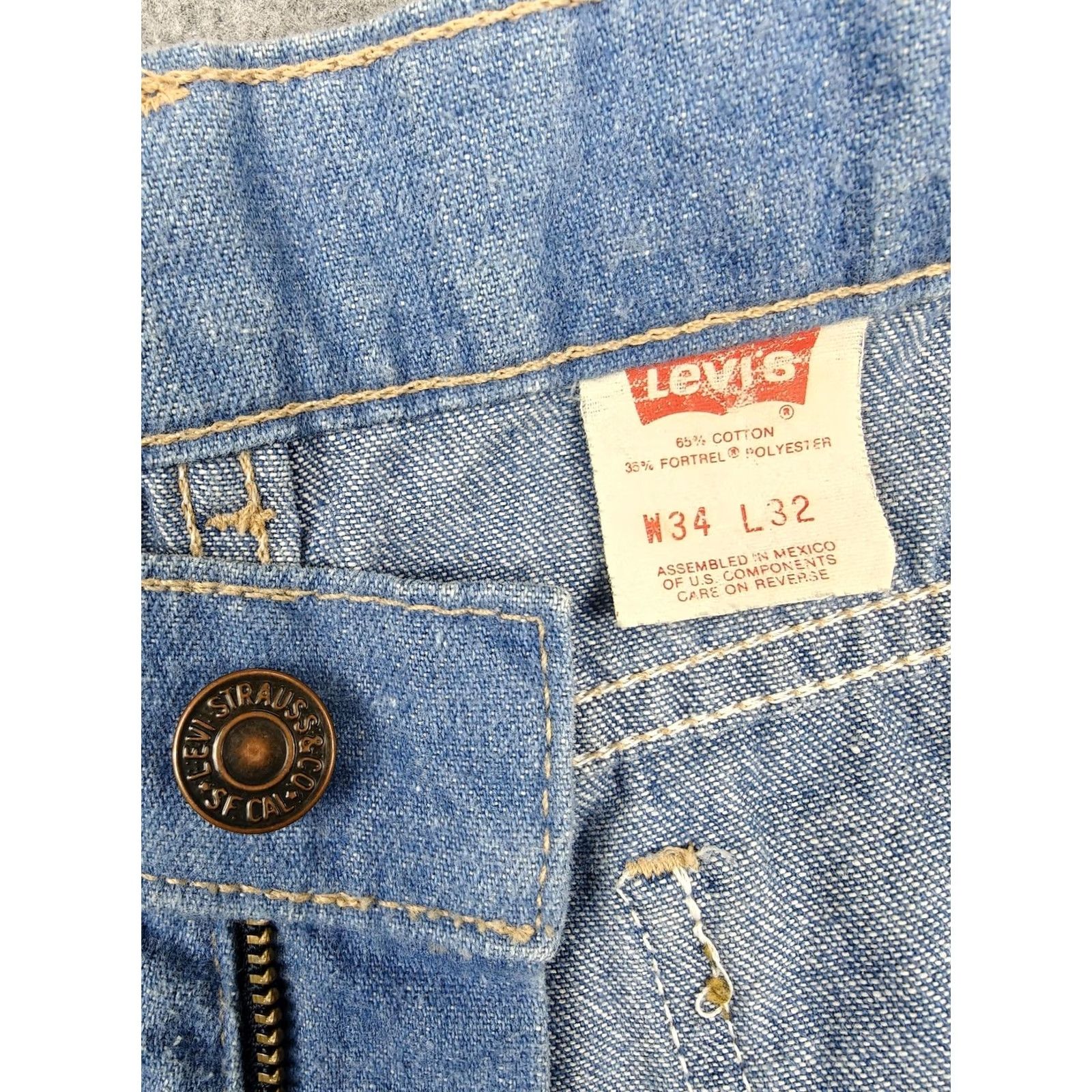 Levi's Item Specifications: Brand: Nike Size US 34 / EU 50 - 4 Thumbnail
