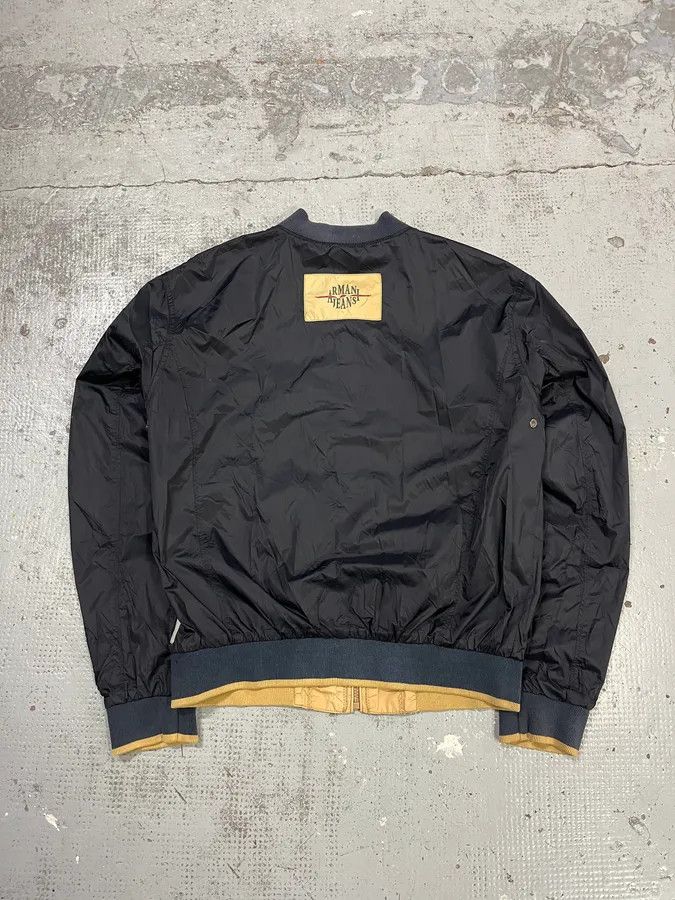 Armani 1990s Armani Réversible Beige & Navy Nylon Bomber Jacket Size US S / EU 44-46 / 1 - 12 Thumbnail