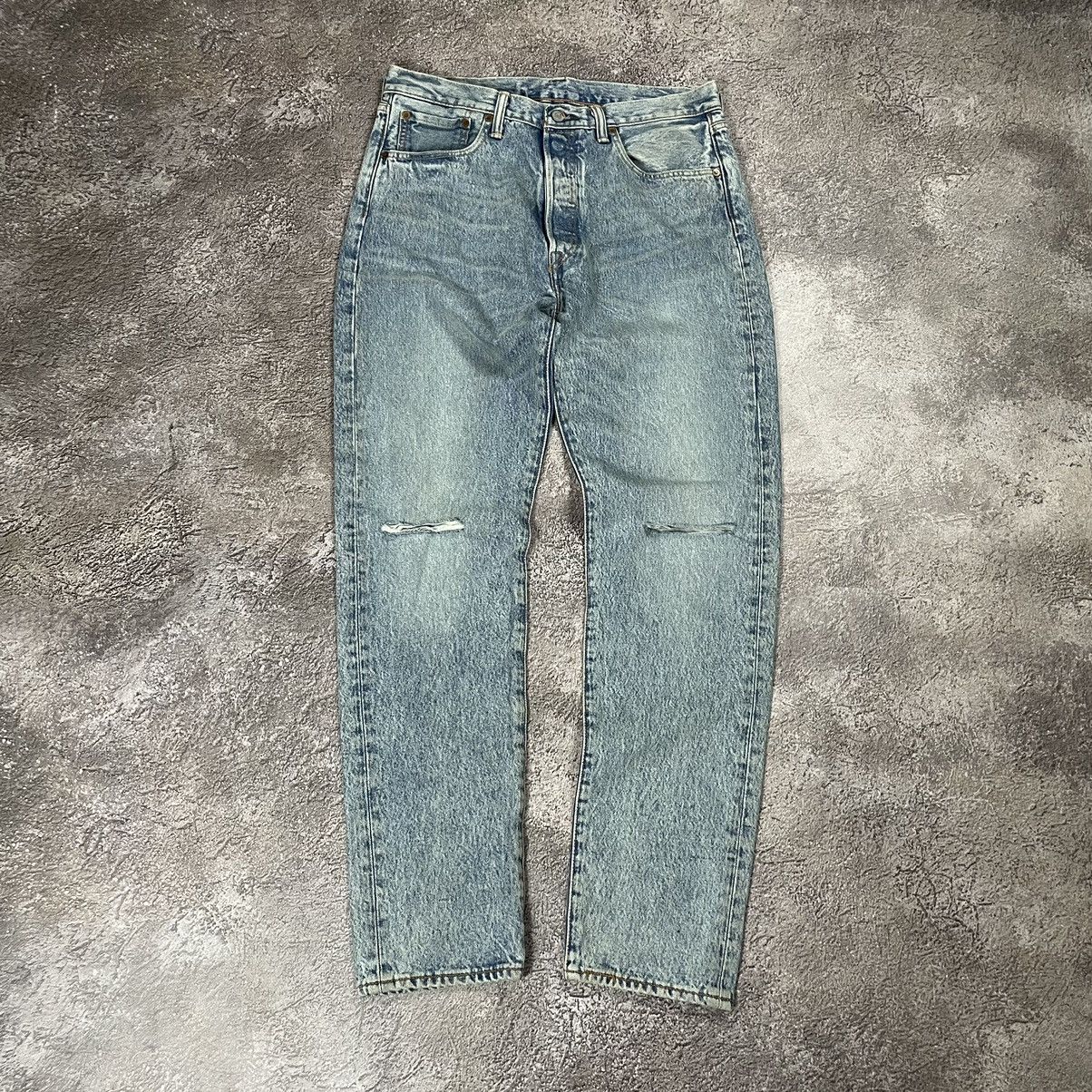 Vintage Vintage 90s Levi Distressed Baggy Jeans Grunge Skate Logo 34 Size US 34 / EU 50 - 1 Thumbnail