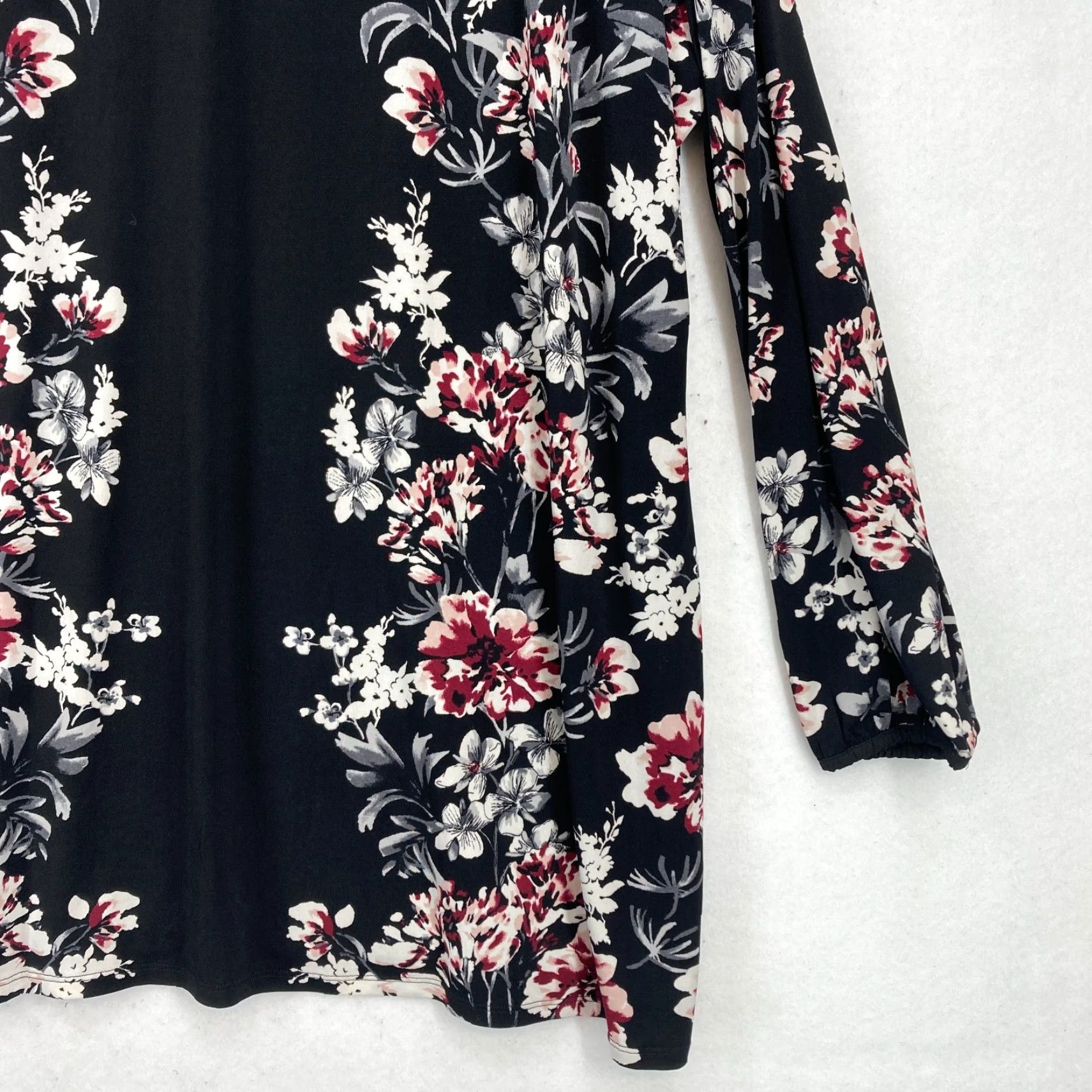 White House Black Market White House Black Market 3X Floral Print Long Sleeve Tunic Top Black 3X Women Blouse Feminine Size XXL / US 16-18 / IT 52-54 - 3 Thumbnail