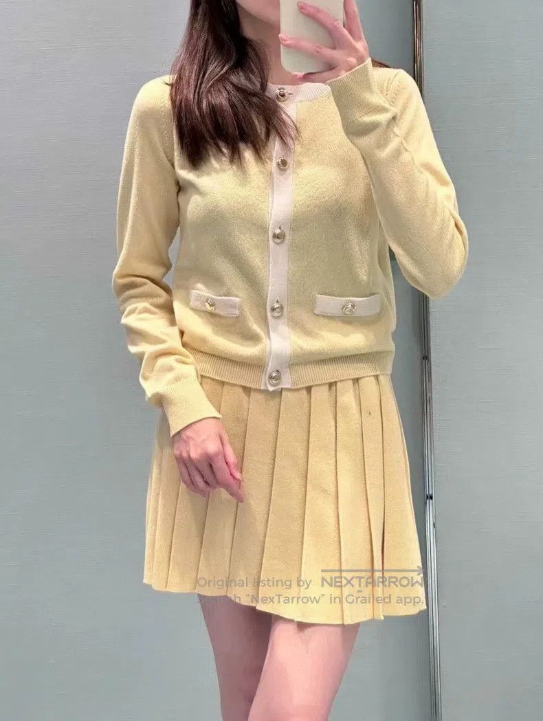 Miu Miu Miu Miu 42 Light yellow knitted pleated skirt Size 41" - 1 Thumbnail