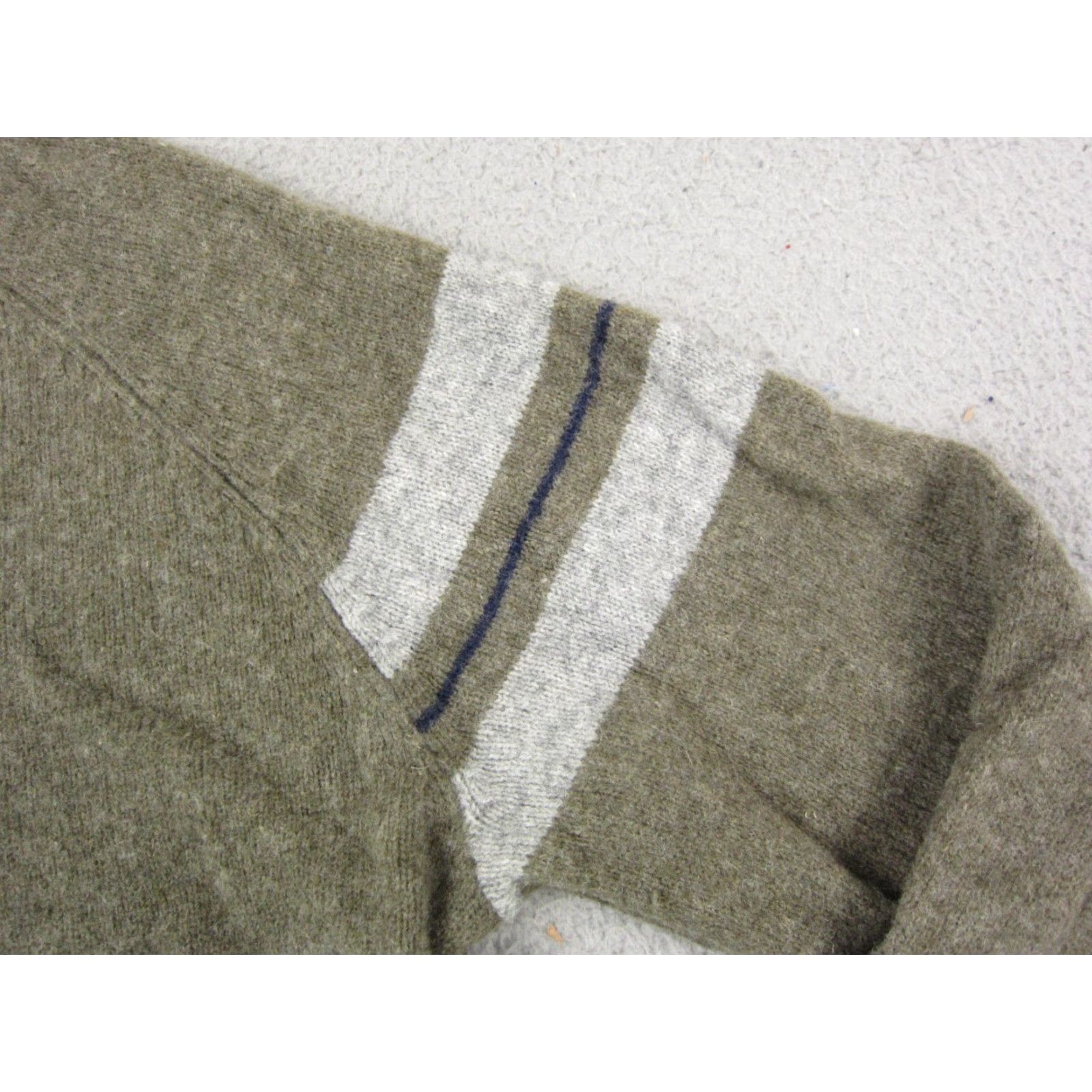Mossimo VINTAGE Mossimo Sweater Men's Adult Large Green Striped Wool Knit 90s Crew Neck Pullover Size US L / EU 52-54 / 3 - 6 Thumbnail
