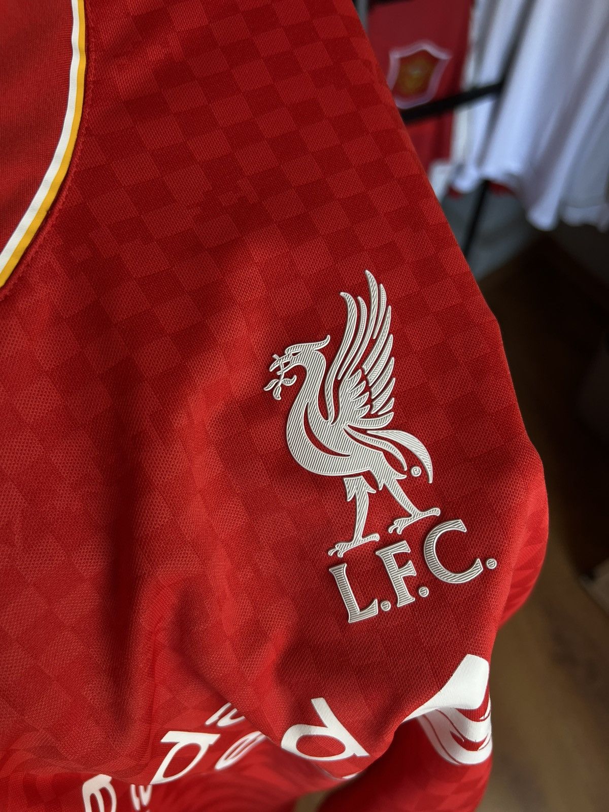 New Balance Soccer Jersey New Balance Liverpool 2016/17 Coutinho #10 Size US L / EU 52-54 / 3 - 4 Thumbnail