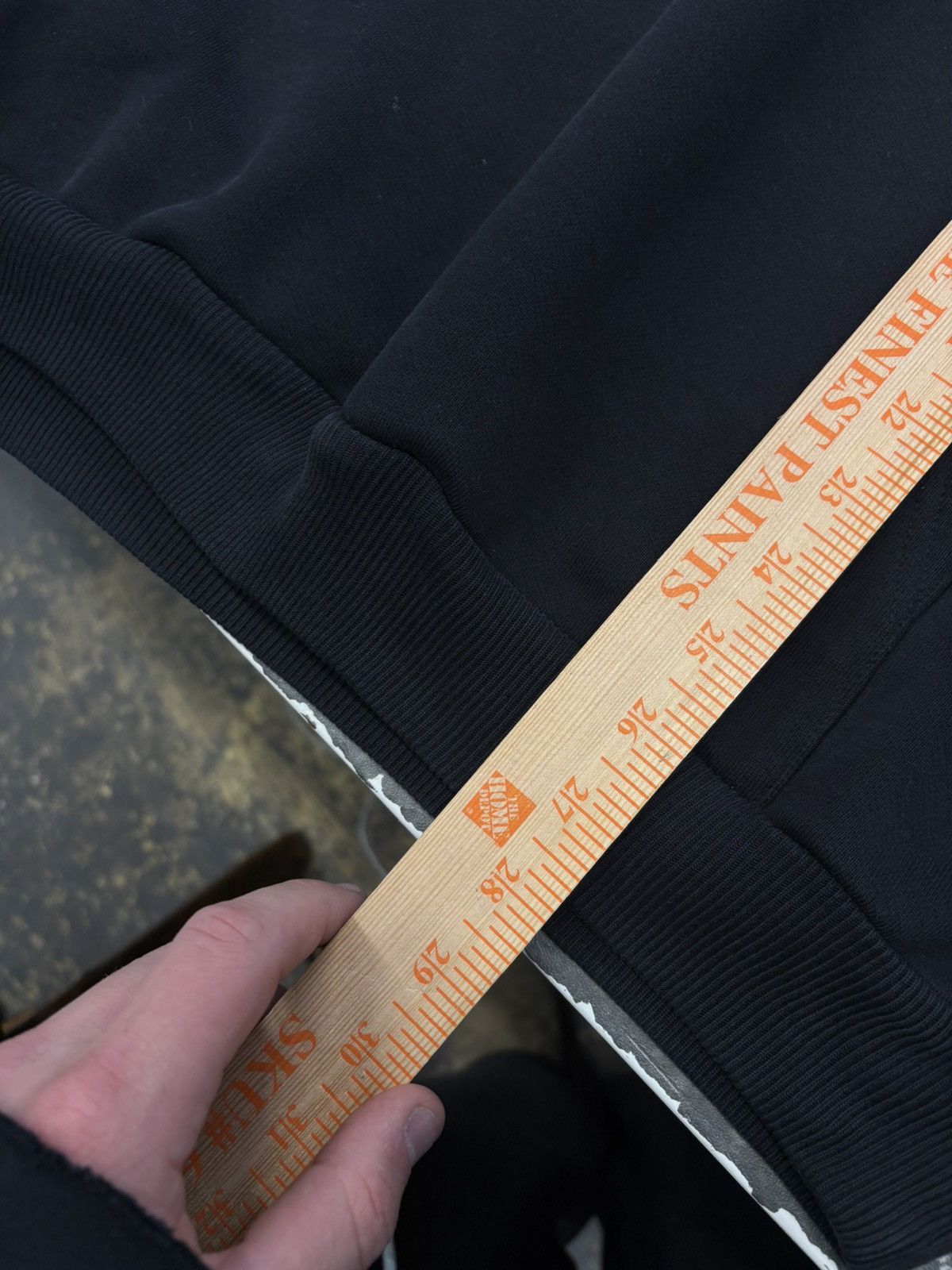 Balenciaga Balenciaga Black Wheat Logo Size US M / EU 48-50 / 2 - 11 Thumbnail