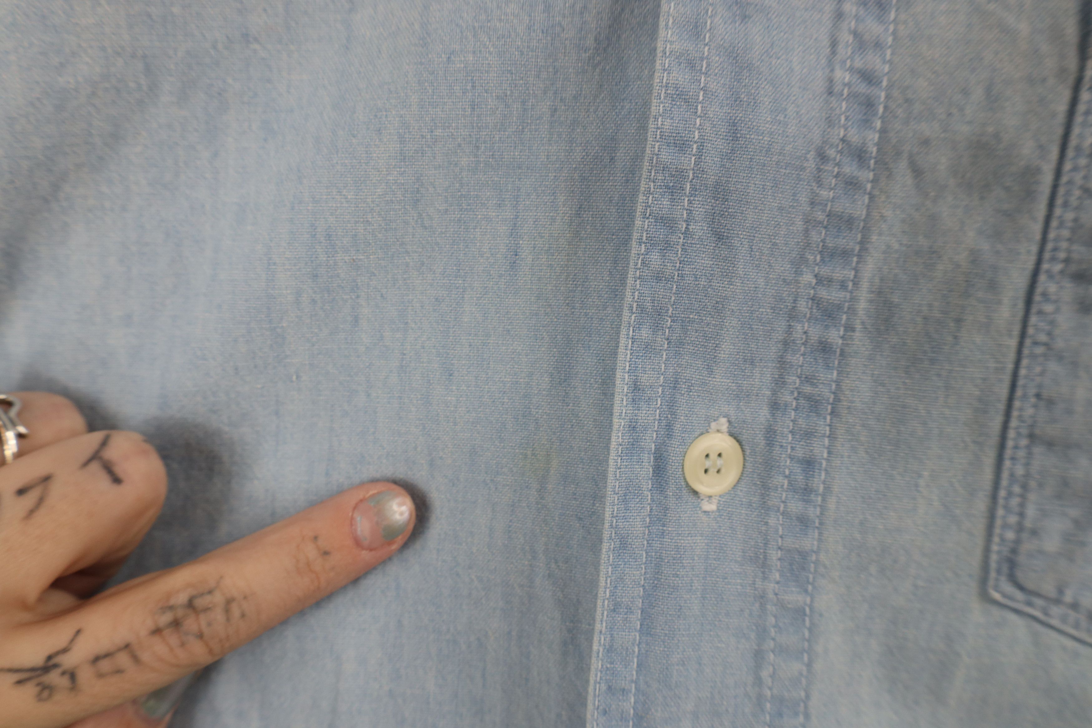 Gap × Vintage Vintage 90s Gap Denim Jean Collared Button Down Shirt Size US M / EU 48-50 / 2 - 7 Thumbnail