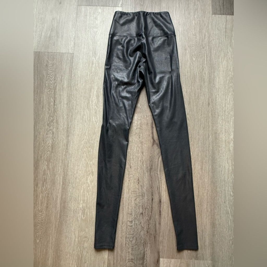 Aritzia Wilfred Charcoal Daria Pants Vegan Leather Leggings Size 28" / US 6 / IT 42 - 2 Thumbnail