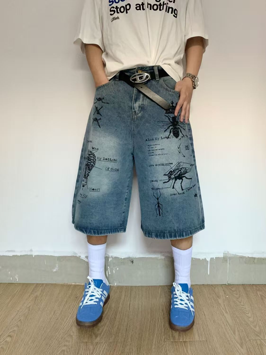 Vintage Blue Washed Vintage Insect-Print Denim Shorts Size US 32 / EU 48 - 1 Thumbnail