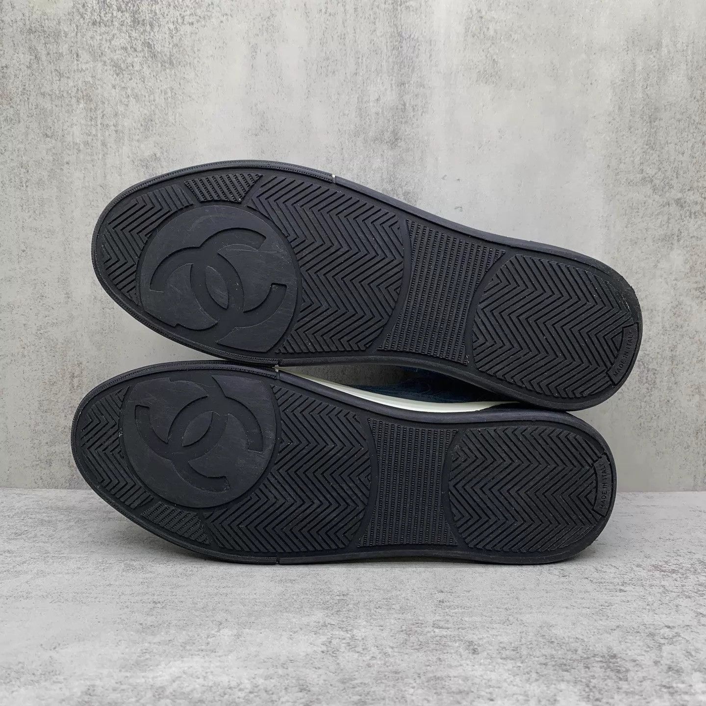 Chanel Chanel Mist Blue Suede Sneakers 38 98 New JZ1556 Size US 7.5 / IT 37.5 - 7 Thumbnail