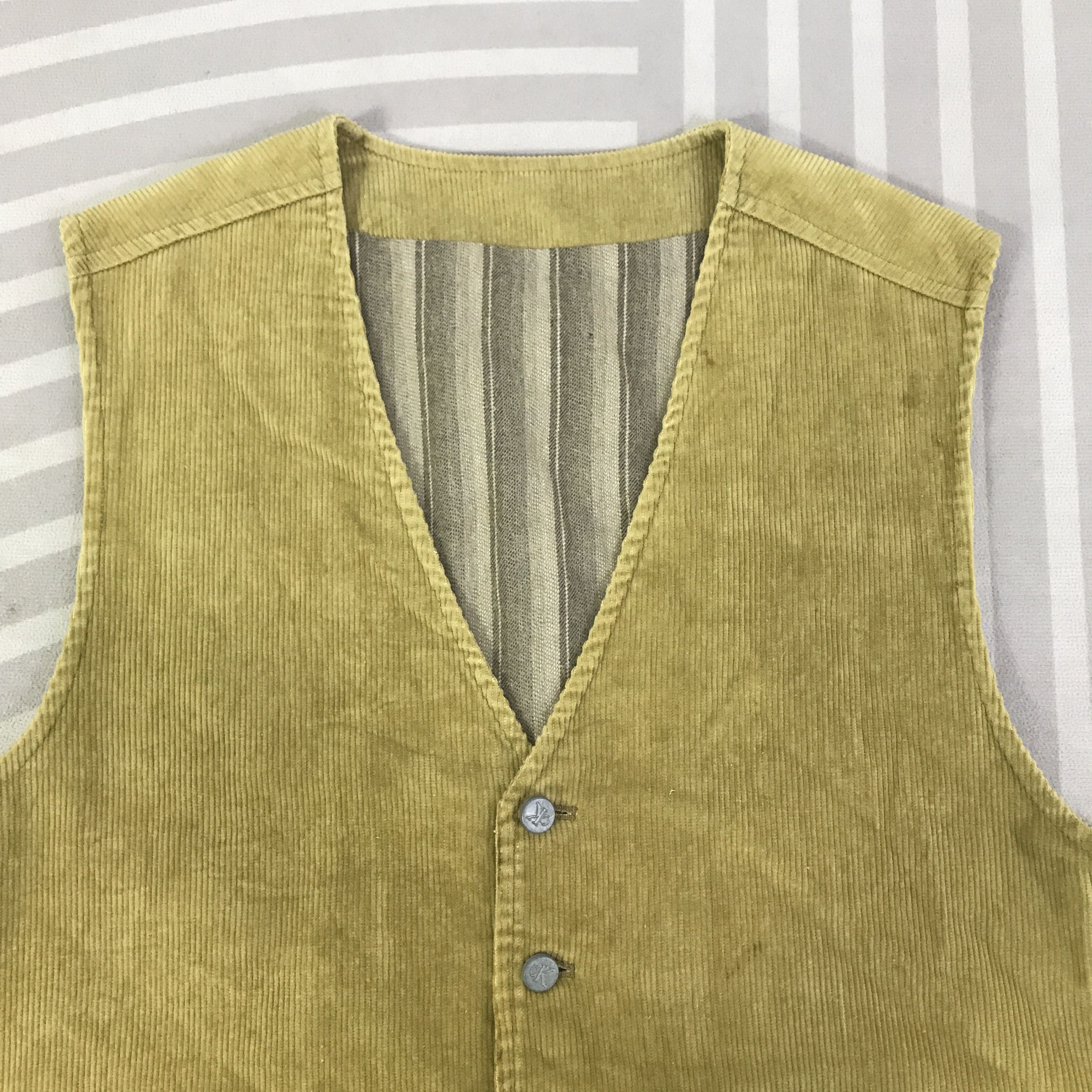 Calvin Klein Vintage Calvin Klein Waistcoats Corduroy Vest K124B10 Size US M / EU 48-50 / 2 - 2 Thumbnail