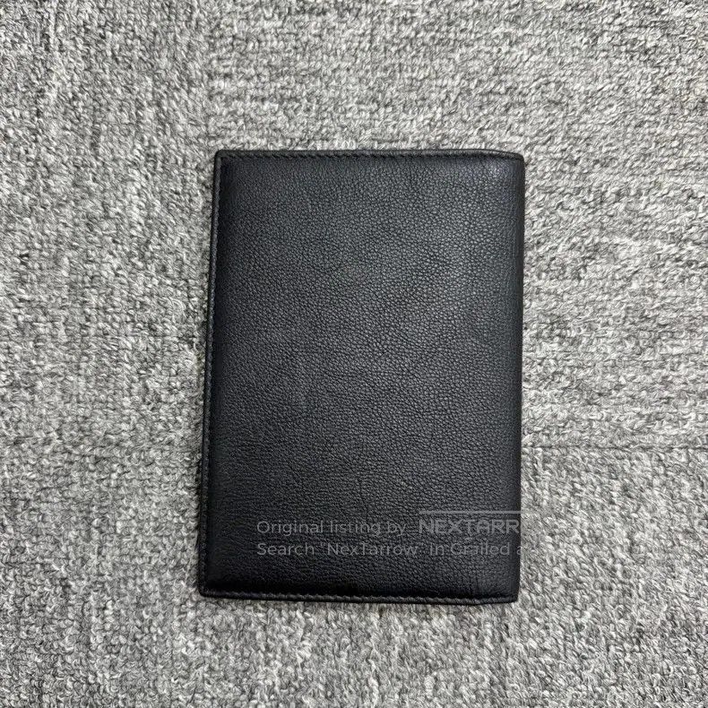 Chanel Chanel Caviar Leather CC Passport Holder. Size ONE SIZE - 2 Thumbnail