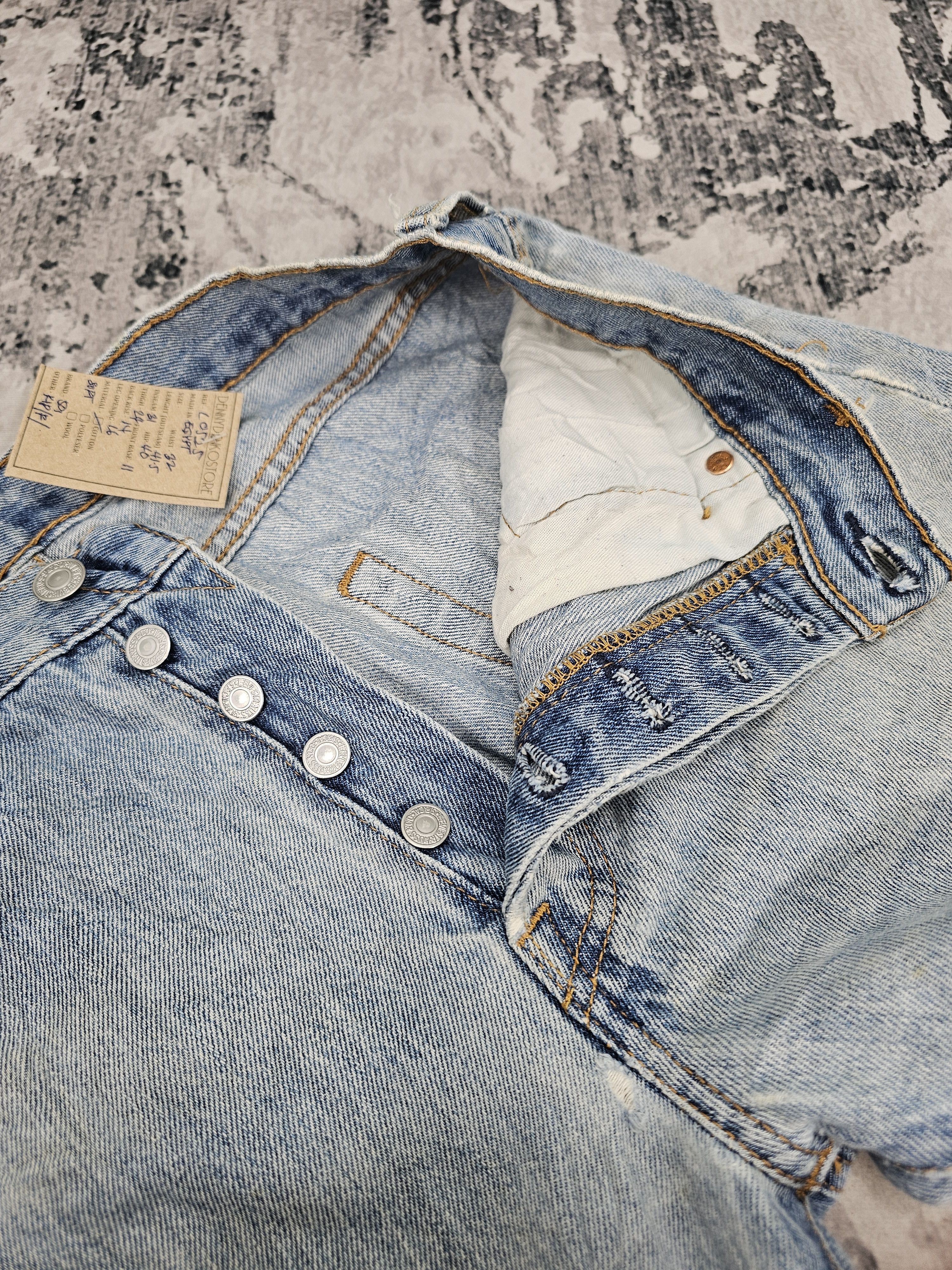 Levi's Vintage Clothing Vtg LEVIS 501 Ripped Stain Light Blue Jeans Size 32X31 L0525 Size US 32 / EU 48 - 10 Thumbnail