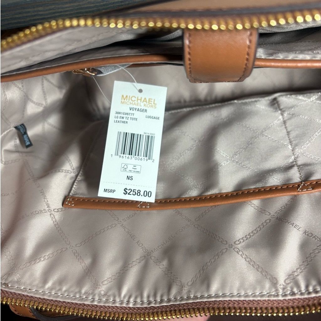 Michael Kors Michael Kors Voyager Large Saffiano Leather Tote Size ONE SIZE - 12 Thumbnail
