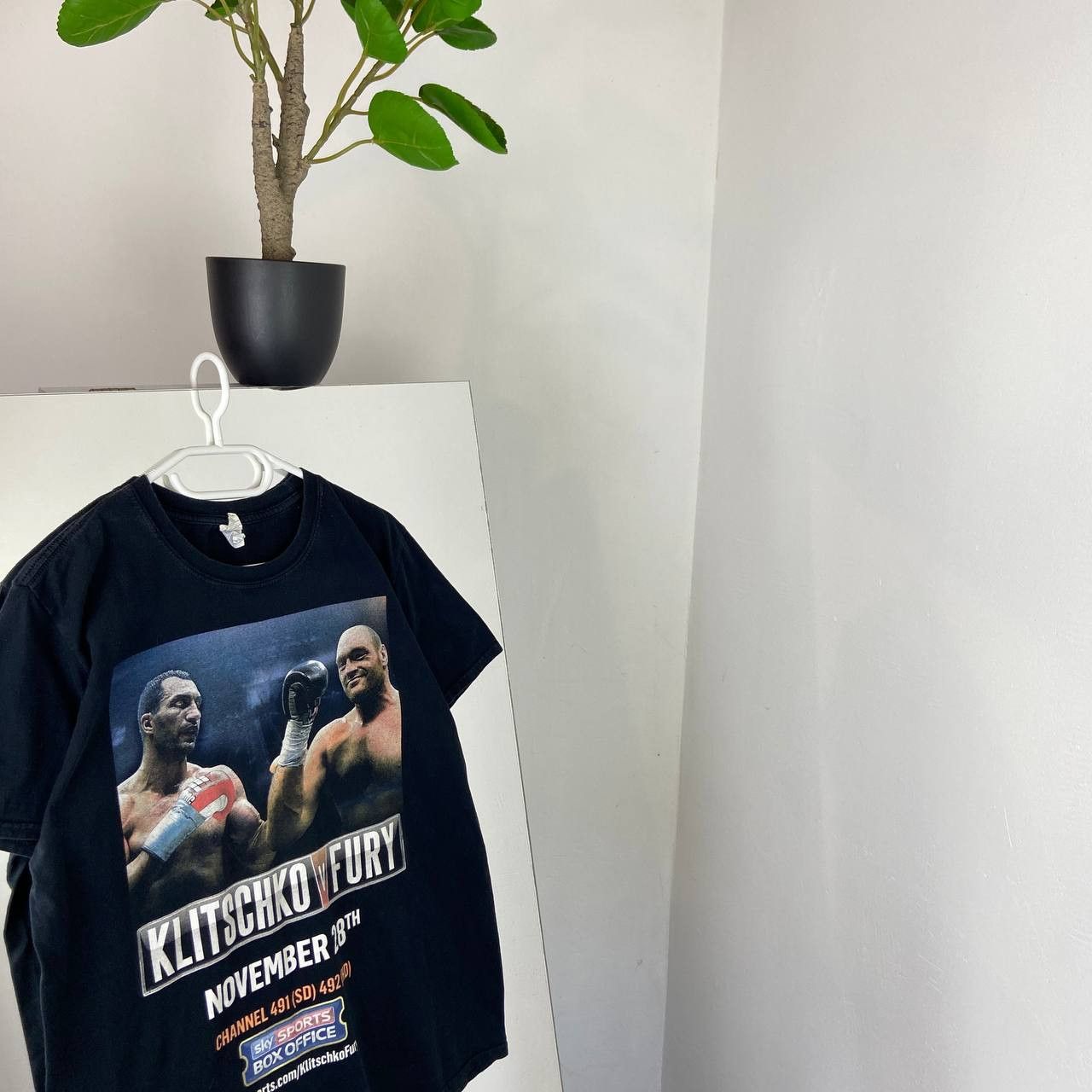 Vintage Boxing Sky Sport Klitschko vs Tyson Fury Box T-Shirt Size US L / EU 52-54 / 3 - 1 Thumbnail