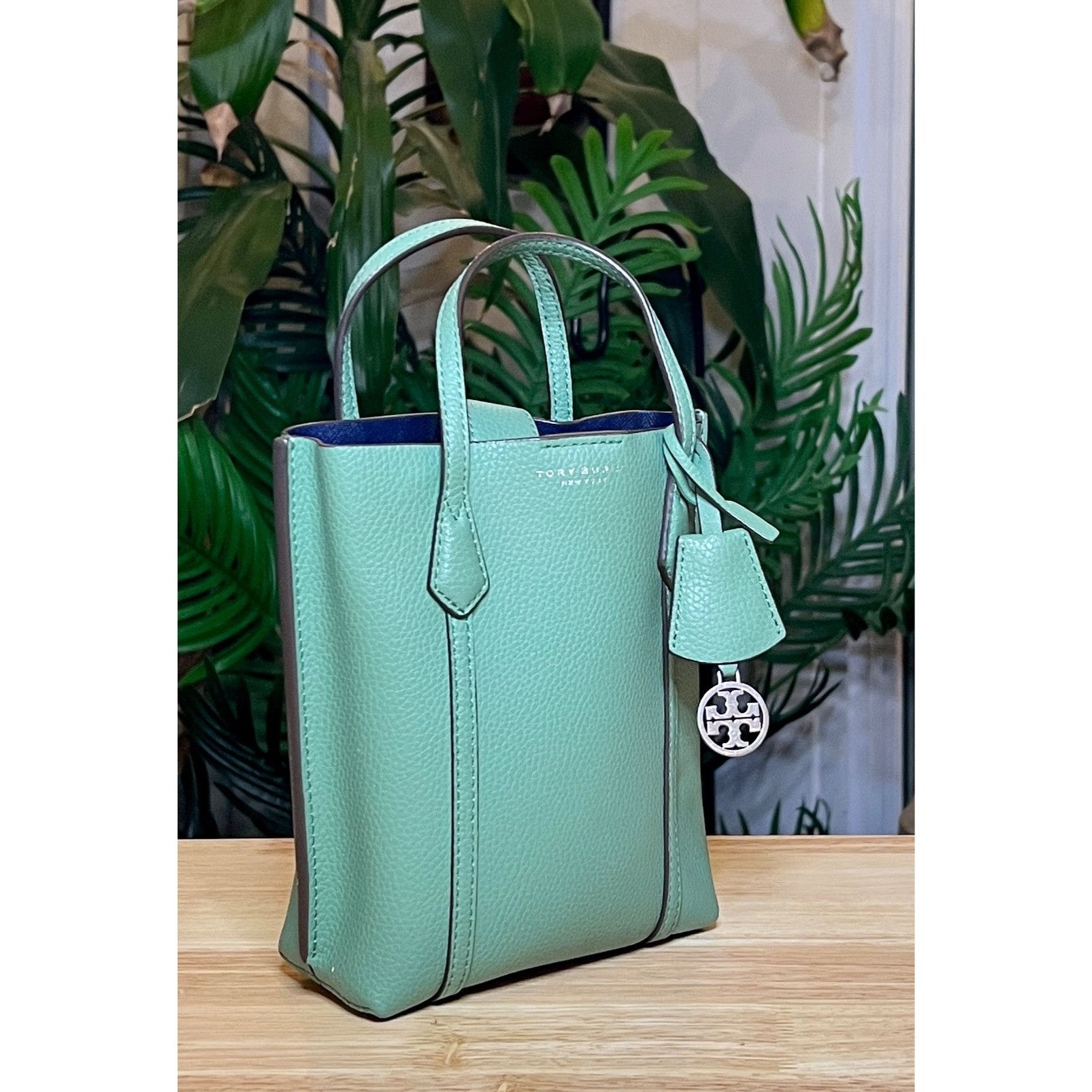 Tory Burch ✺✺ AUTHENTIC TORY BURCH Green Small Perry Handbag/Crossbody Size ONE SIZE - 6 Thumbnail