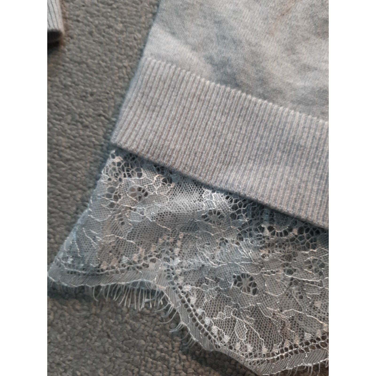 Banana Republic Banana Republic Sweater Women's XXS Gray Knit Lace Trim Long Sleeve Size M / US 6-8 / IT 42-44 - 3 Thumbnail