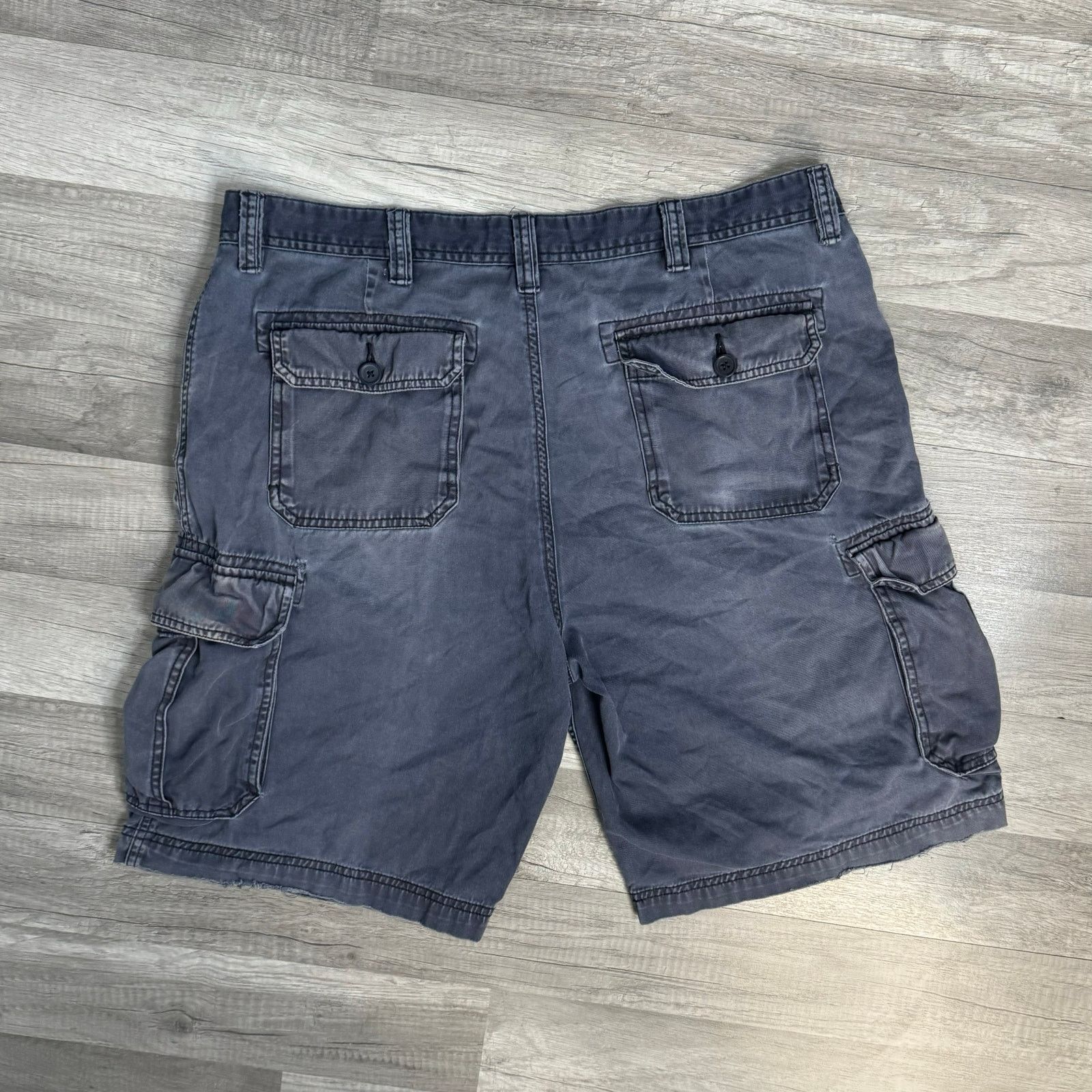 St. Johns Bay Distressed Cargo Shorts Size 38 Size US 38 / EU 54 - 1 Thumbnail