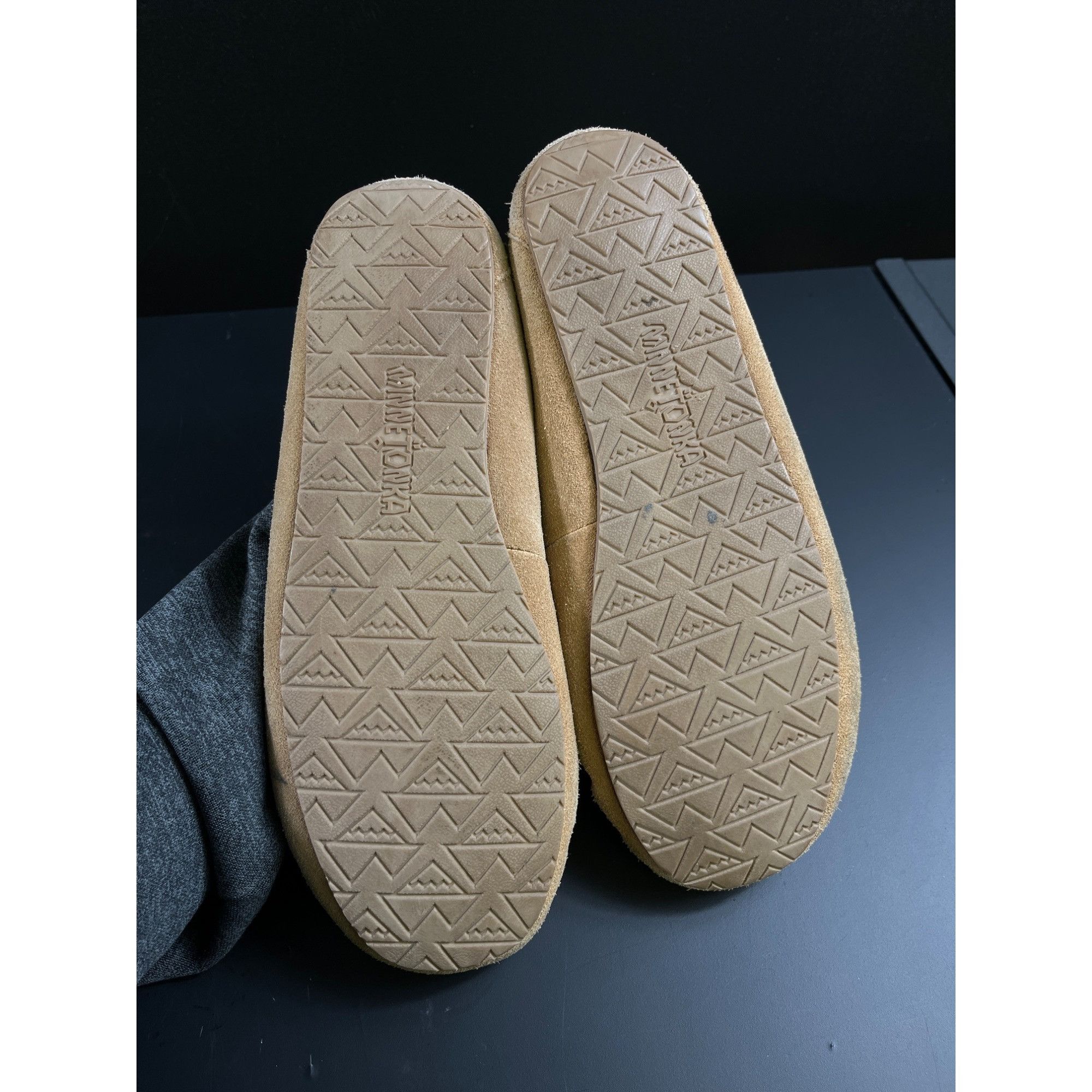 Minnetonka Minnetonka SKU 7672 Womens Moccasins Sheepskin Lined Slip On Size US 10 / IT 40 - 7 Thumbnail