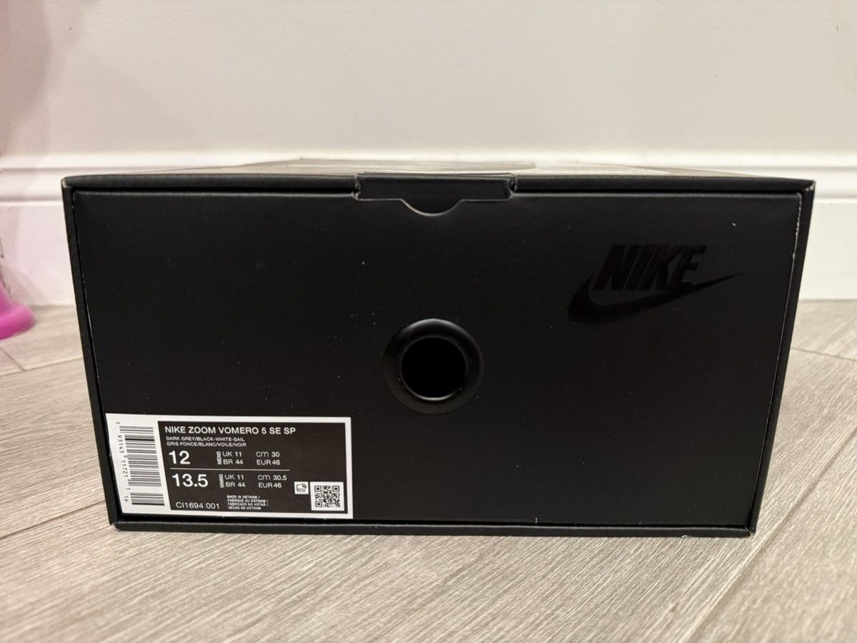 Nike Nike Air Zoom Vomero 5 SE SP Dark Grey Black White Size 12 Size US 12 / EU 45 - 10 Thumbnail