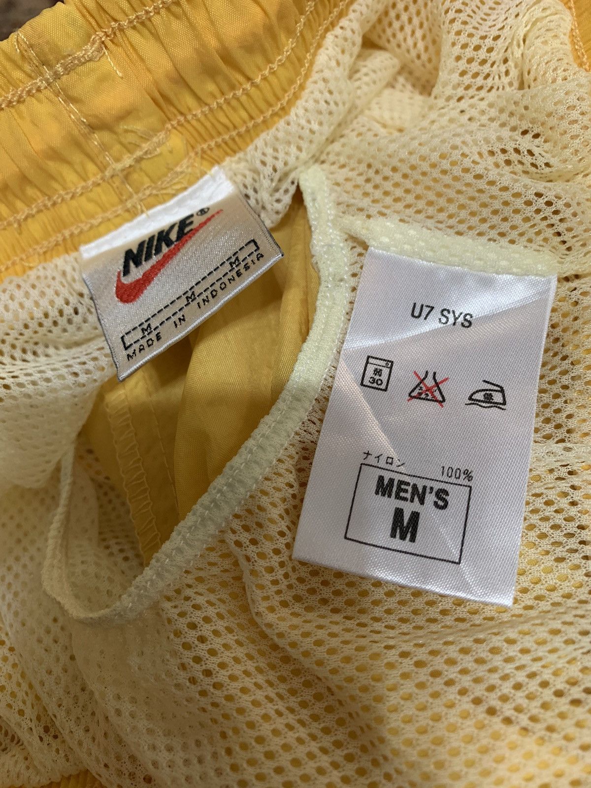 Nike Vintage Nike Swoosh NIKE Spellout Nylon Shorts Rare 90s Size US 30 / EU 46 - 8 Thumbnail