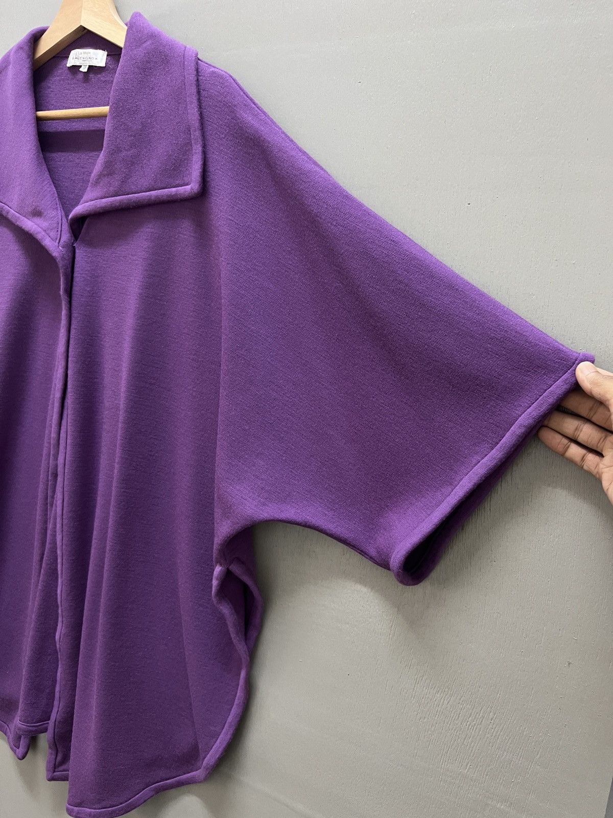 Balenciaga Vintage La Mode Balenciaga Paris Oversize Sweater Ponchos Size US L / EU 52-54 / 3 - 4 Thumbnail