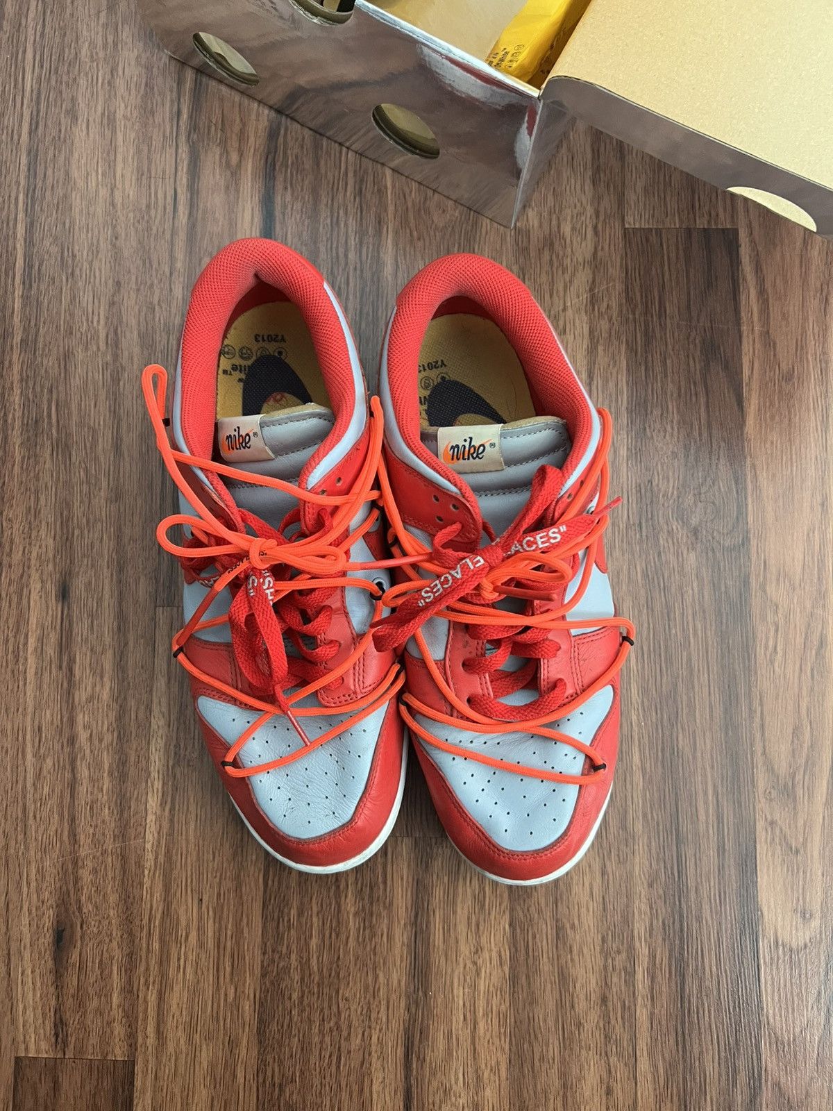 Nike × Off-White Nike Dunk Low Off-White University Red Size US 10.5 / EU 43-44 - 1 Thumbnail