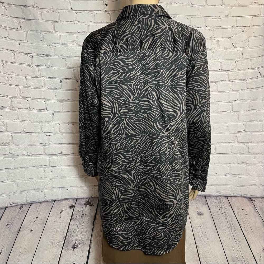 Chicos Chico's Animal Print Cotton Long Sleeve Button Shirt Size 2 Size L / US 10 / IT 46 - 4 Thumbnail