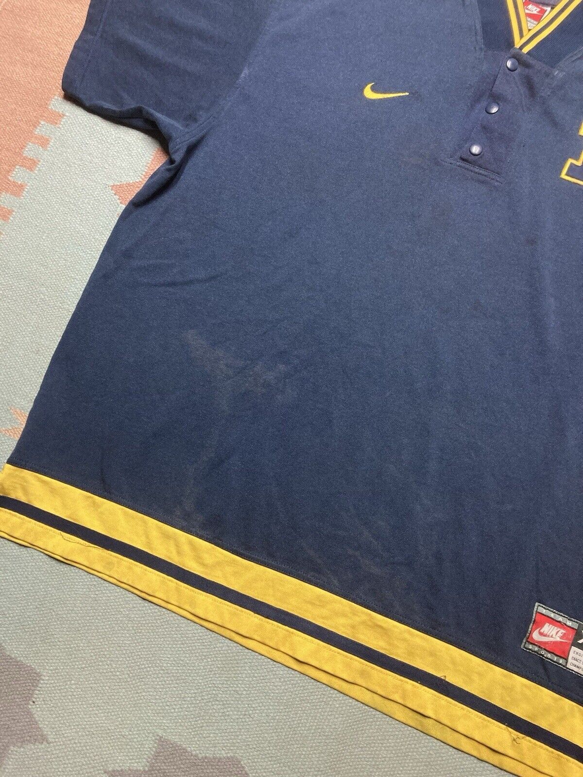 Nike × Vintage Nike warmup shooting shirt university of Michigan swoosh XXL Size US XXL / EU 58 / 5 - 2 Thumbnail