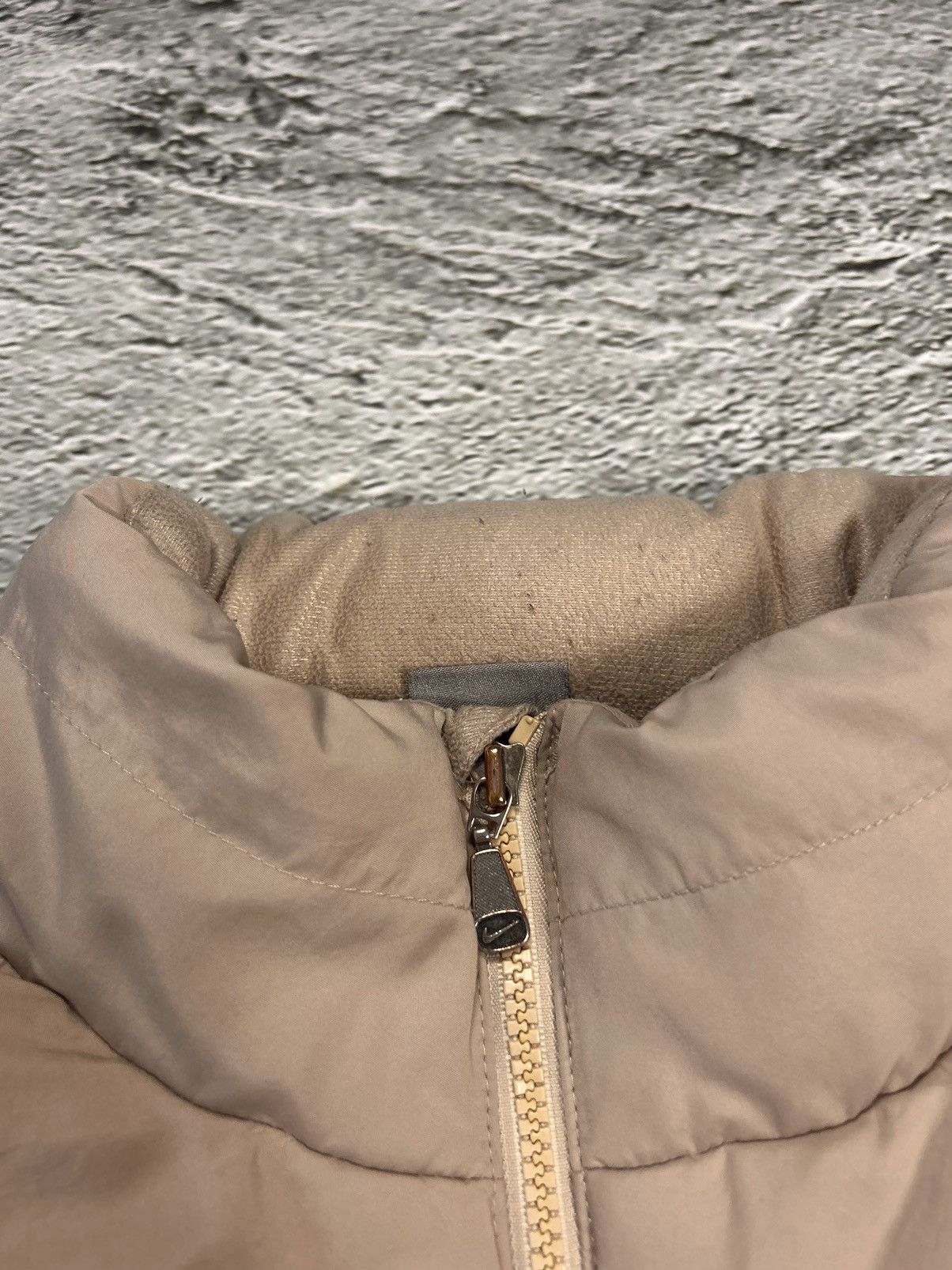 Nike × Vintage Nike puffer jacket vintage beige small logo 2000s Size US XL / EU 56 / 4 - 6 Thumbnail