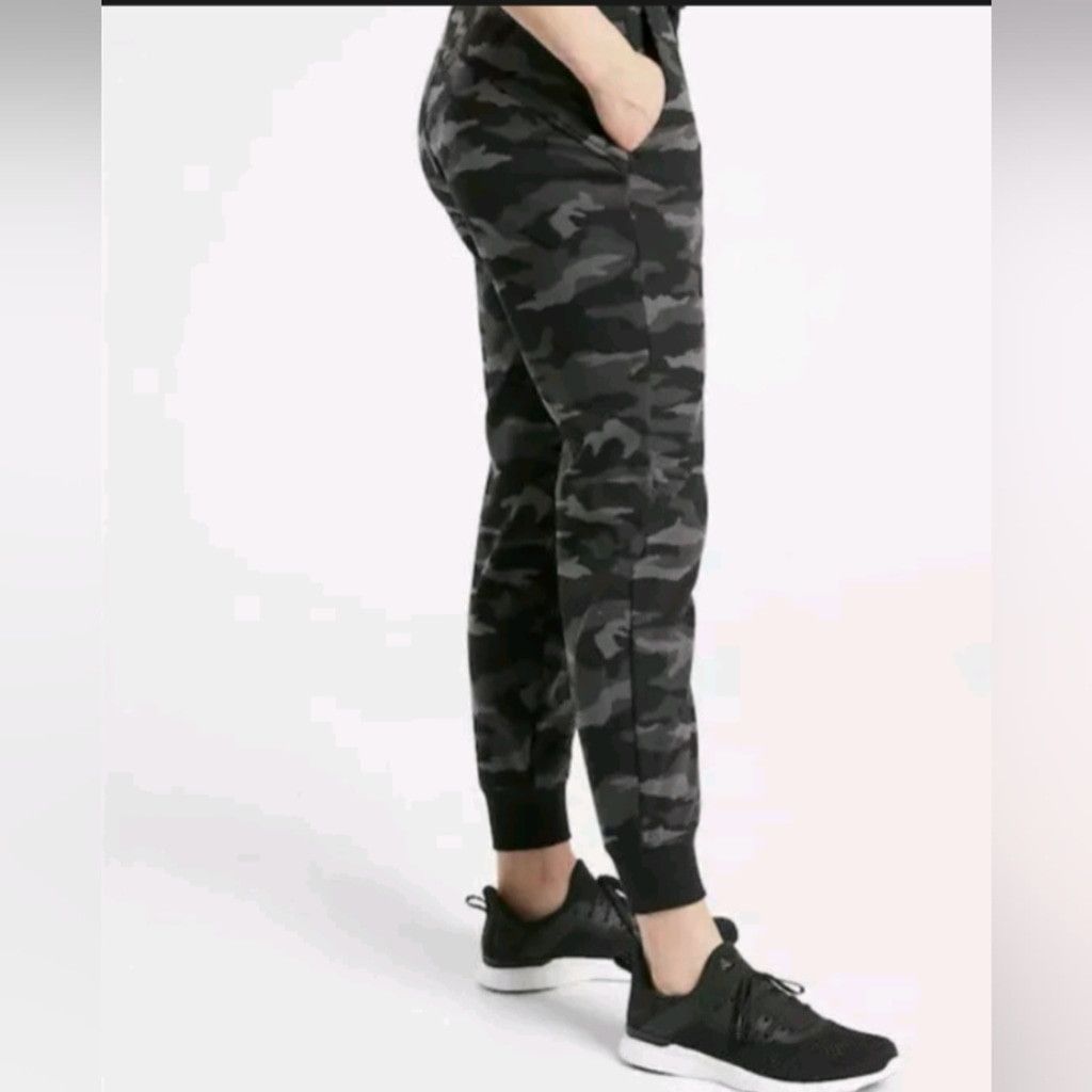 Athleta Athleta camo triumph joggers size XS Size 25" / US 0 / IT 36 - 4 Thumbnail