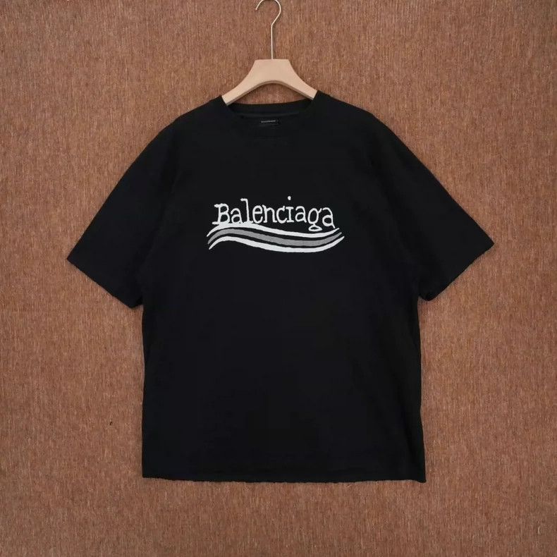 Balenciaga Balenciaga Black Aged Graffiti Coke Short Sleeve Size L Size US L / EU 52-54 / 3 - 1 Thumbnail
