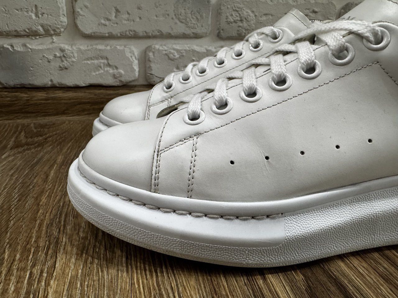 Alexander McQueen Alexander McQueen Oversized Sneakers Size 40 Size US 9 / IT 39 - 2 Thumbnail