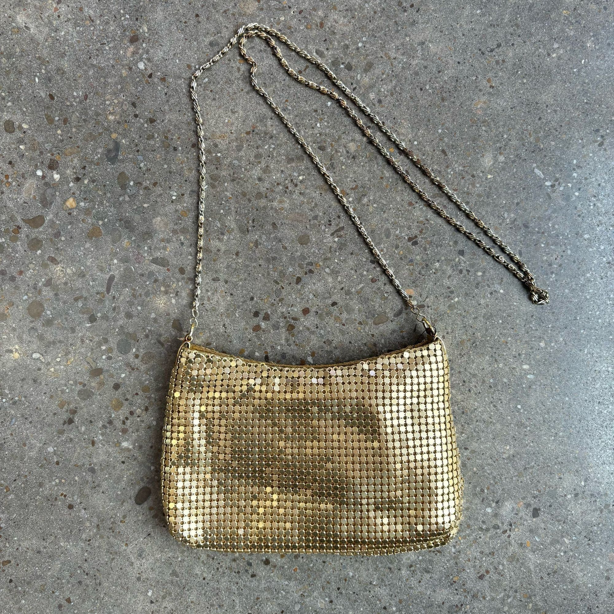 Vintage Vintage Gold Mesh Chain Bag Evening Clutch Purse Size ONE SIZE - 1 Thumbnail